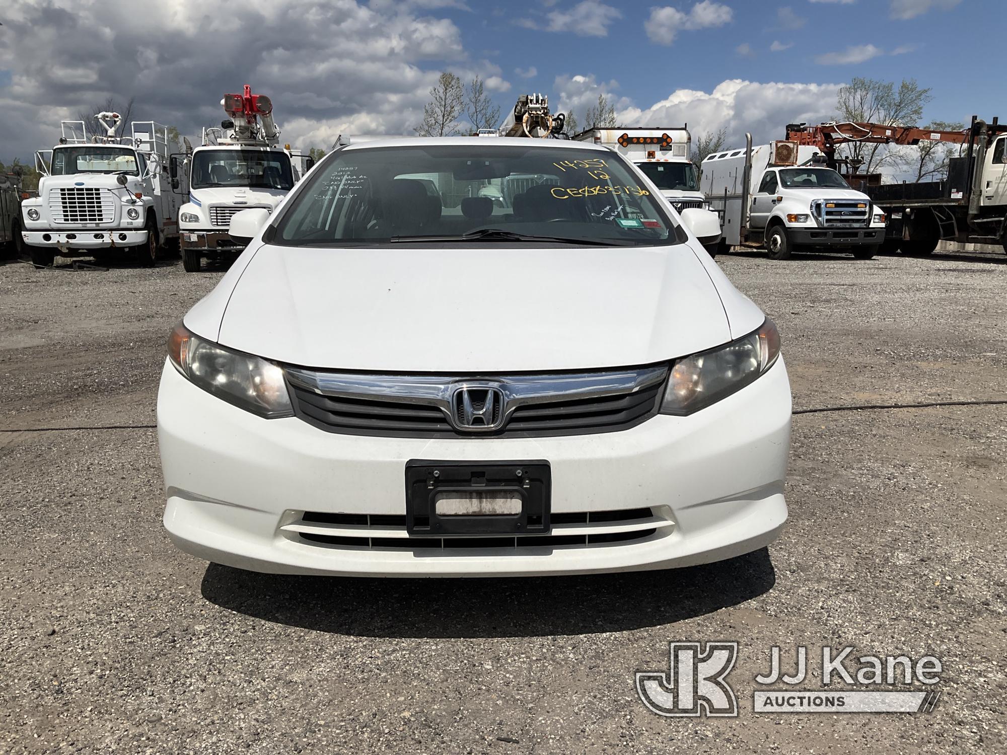 (Plymouth Meeting, PA) 2012 Honda Civic 4-Door Sedan CNG Only) (Runs & Moves, Body & Rust Damage