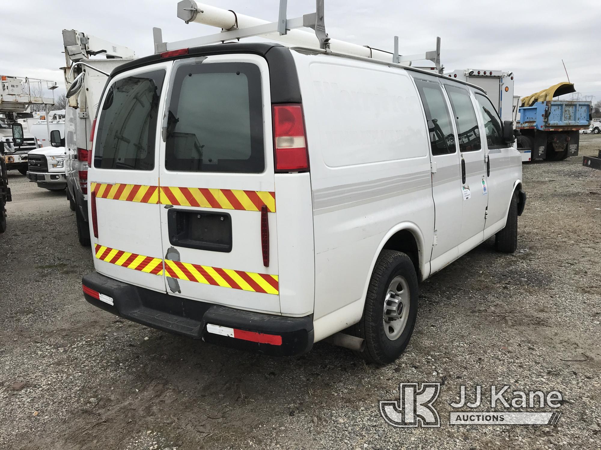 (Plymouth Meeting, PA) 2010 GMC Savana G3500 Cargo Van Runs & Moves, Low Fuel, Body & Rust Damage, N