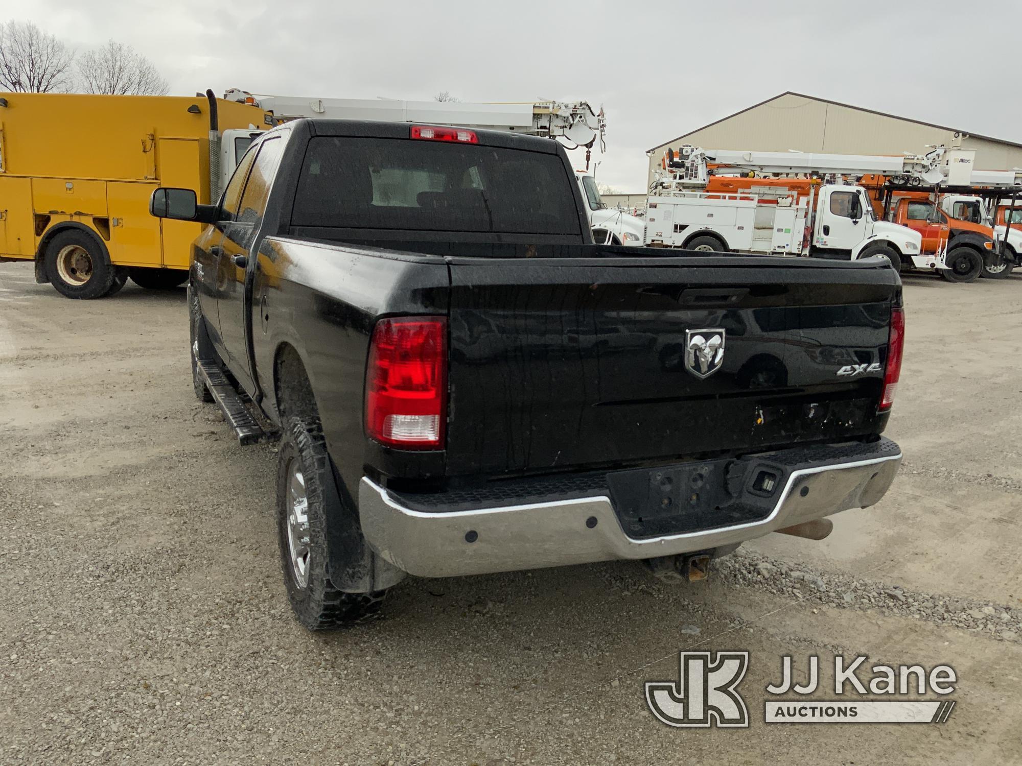 (Fort Wayne, IN) 2017 RAM 2500 4x4 Crew-Cab Pickup Truck Runs & Moves) (Engine Noise, Body Damage