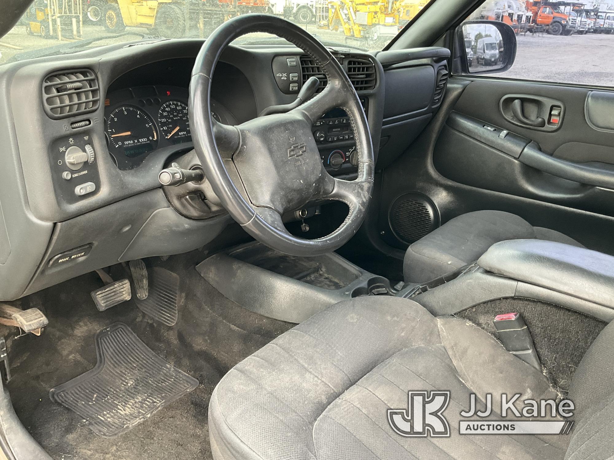 (Plymouth Meeting, PA) 2003 Chevrolet S10 4x4 Extended-Cab Pickup Truck