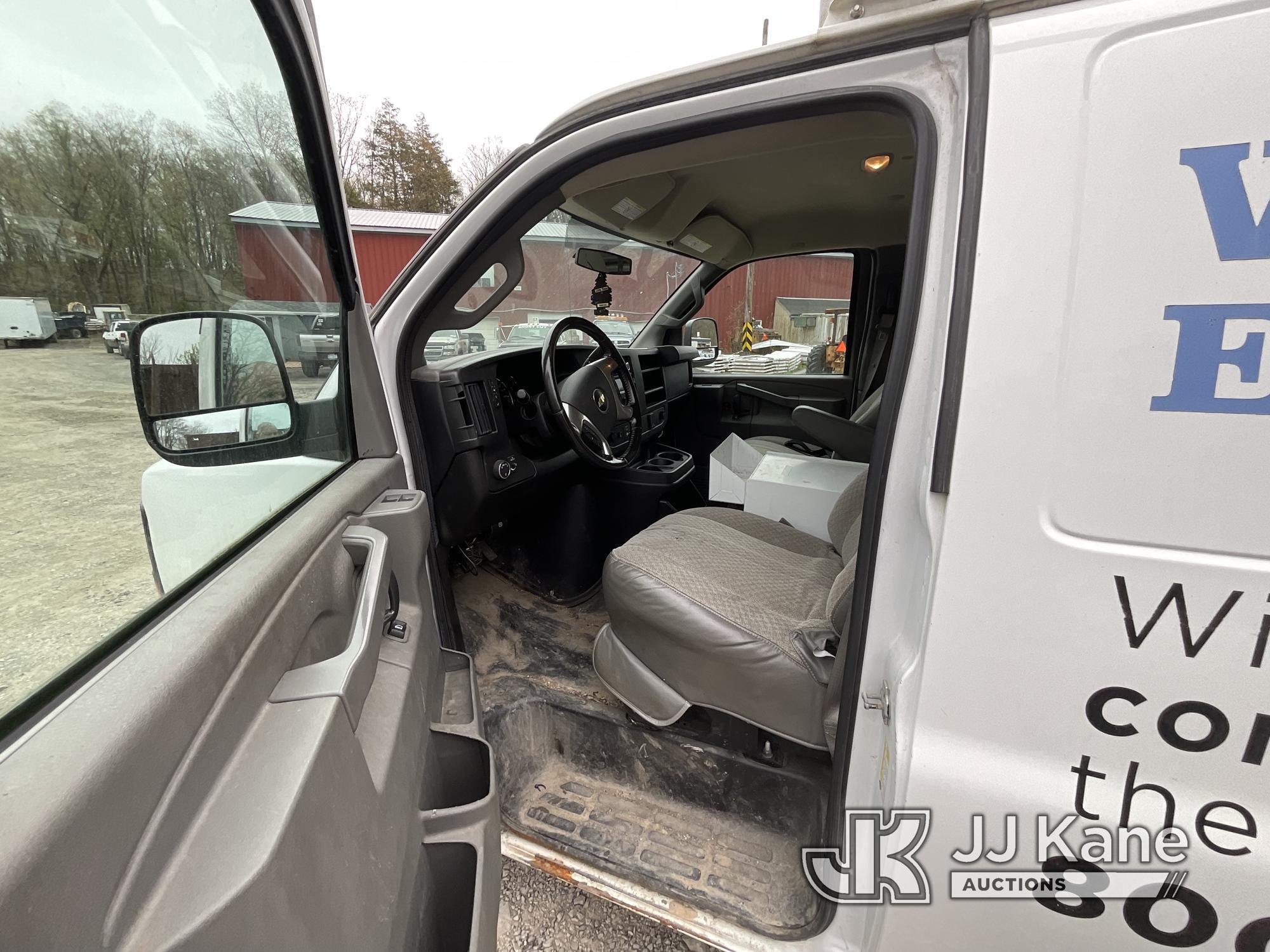 (Catskill, NY) 2016 Chevrolet Express G2500 Cargo Van Runs & Moves) (Check Engine Light On) (Rear Ca