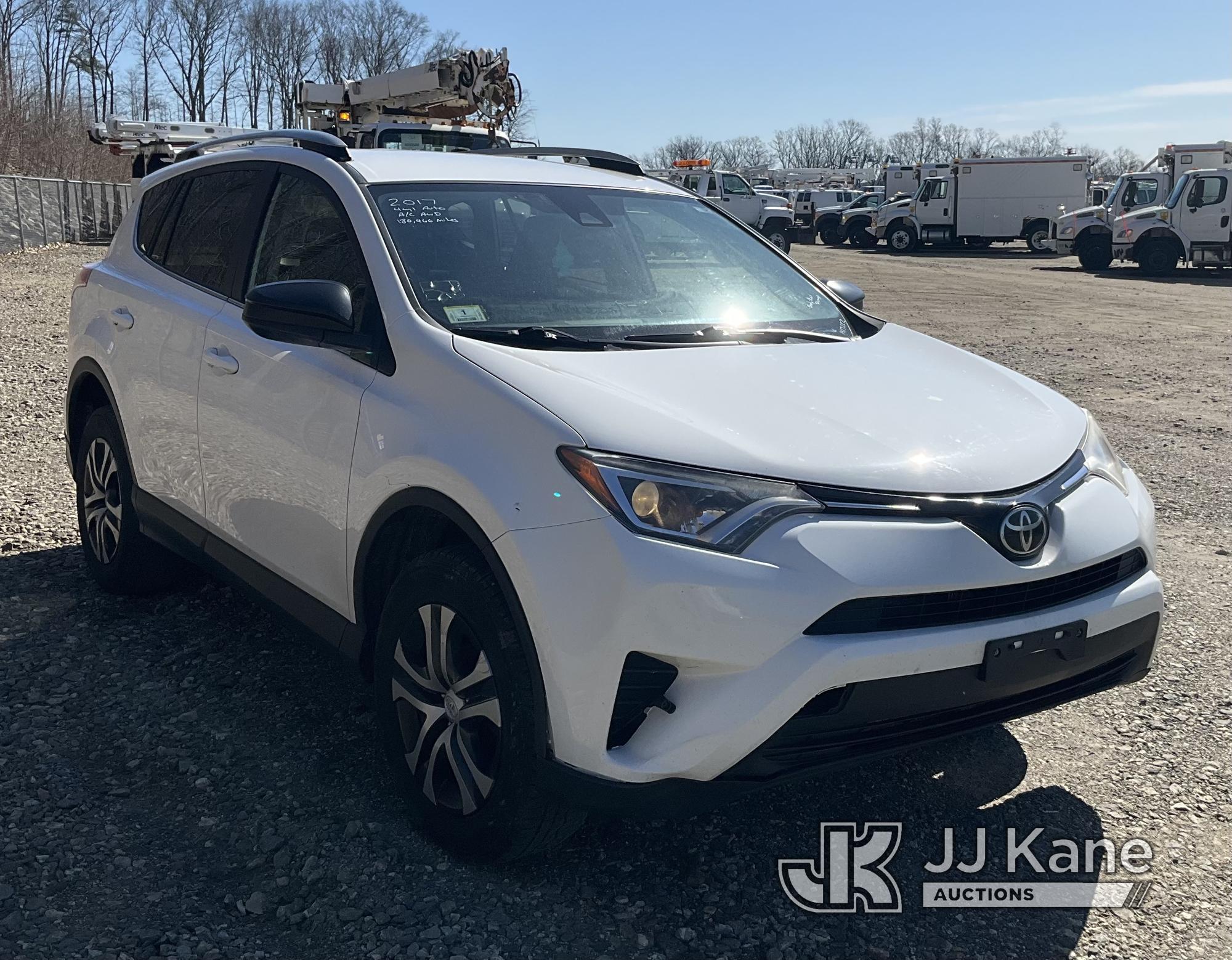 (Shrewsbury, MA) 2017 Toyota RAV4 AWD 4-Door Sport Utility Vehicle Runs & Moves) (Body & Rust Damage