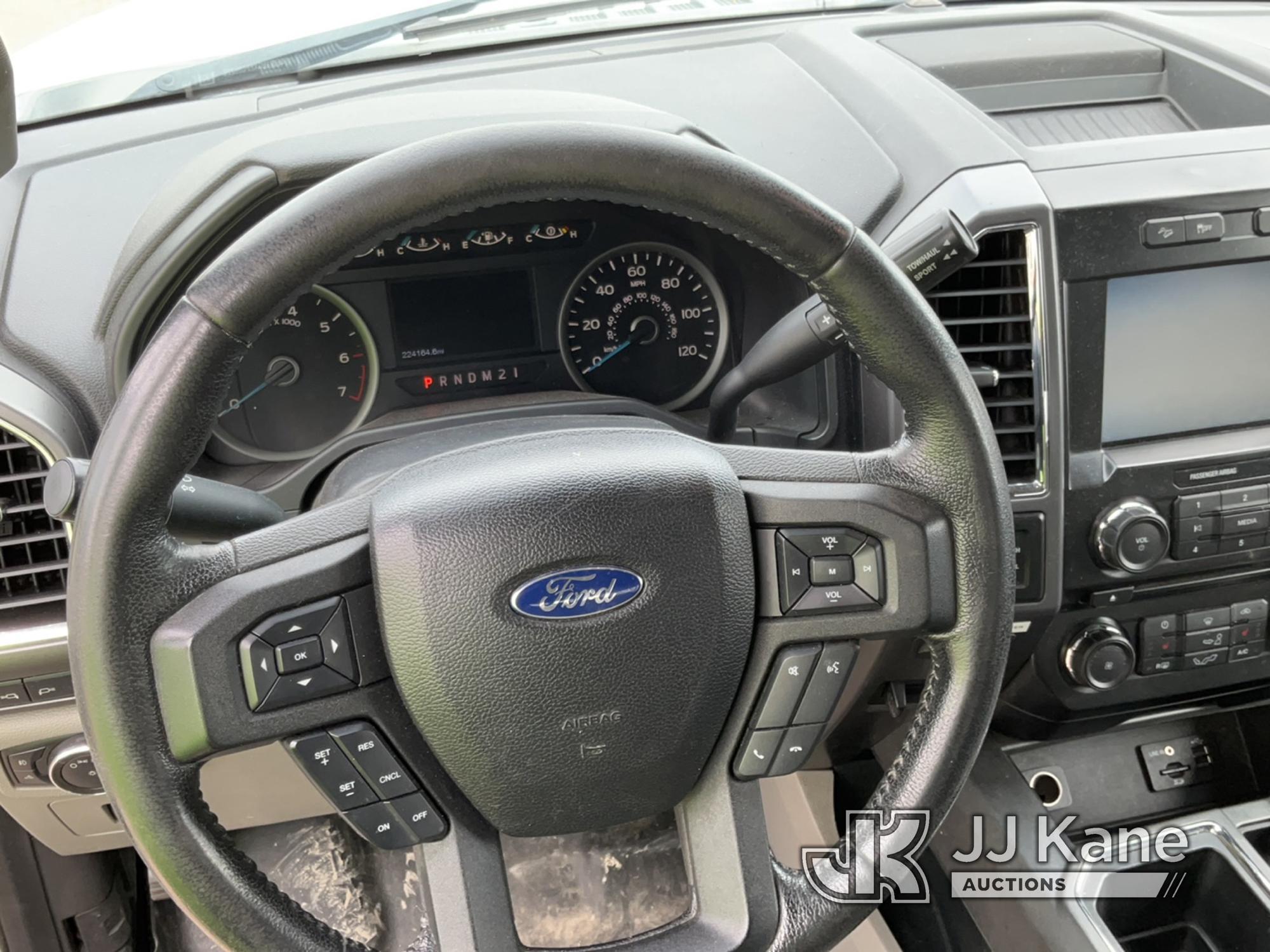 (Charlotte, MI) 2015 Ford F150 4x4 Crew-Cab Pickup Truck Runs, Moves