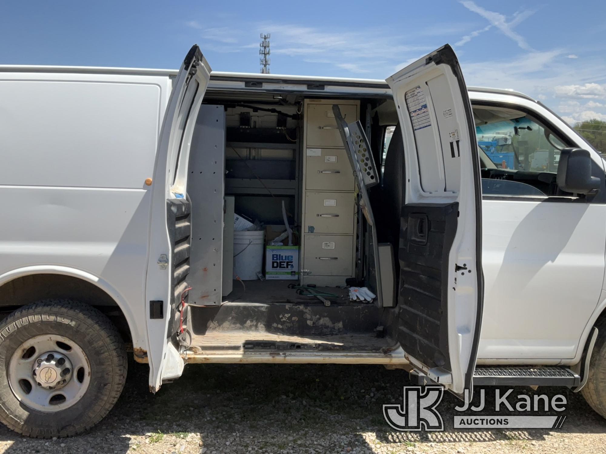 (Charlotte, MI) 2010 Chevrolet Express G2500 Cargo Van Runs, Does Not Move, Rust, Cracked Windshield