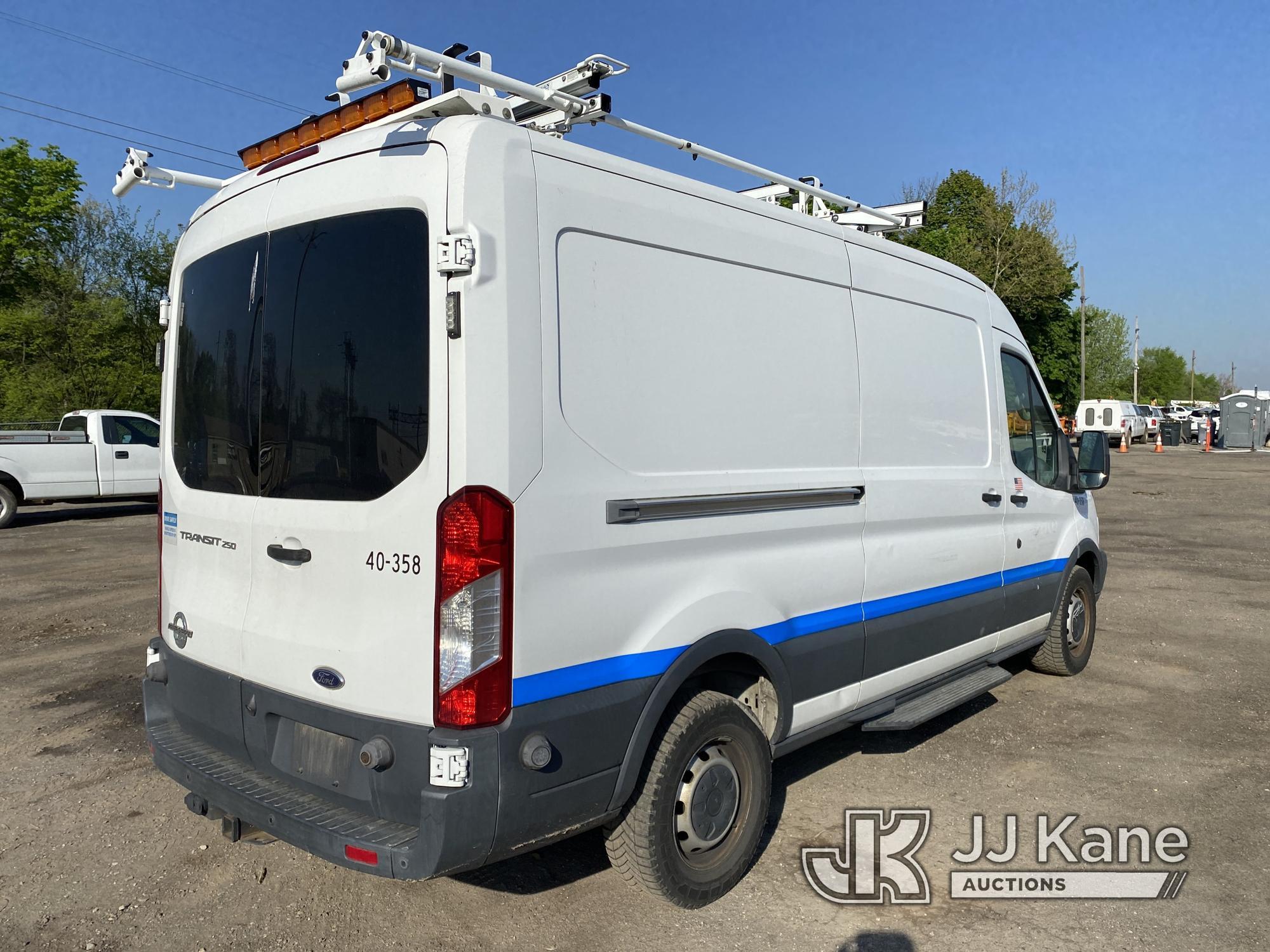 (Plymouth Meeting, PA) 2015 Ford Transit-250 Cargo Van Runs & Moves, Body & Rust Damage