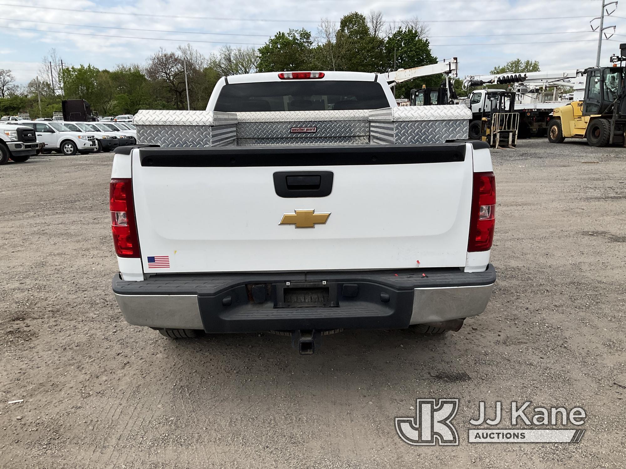 (Plymouth Meeting, PA) 2012 Chevrolet Silverado 1500 4x4 Extended-Cab Pickup Truck Runs & Moves, Bod