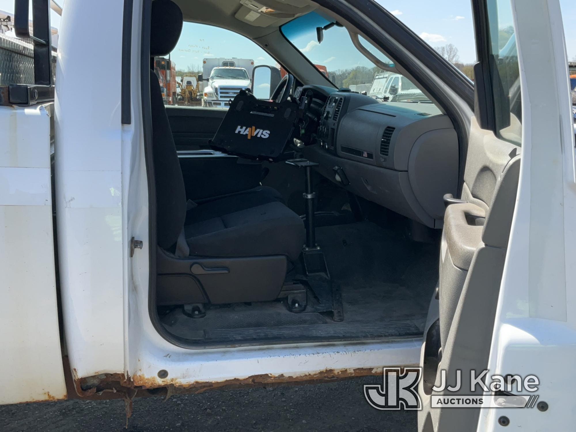 (Charlotte, MI) 2011 Chevrolet Silverado 2500HD 4x4 Pickup Truck Runs & Moves) (Rust, Seller States: