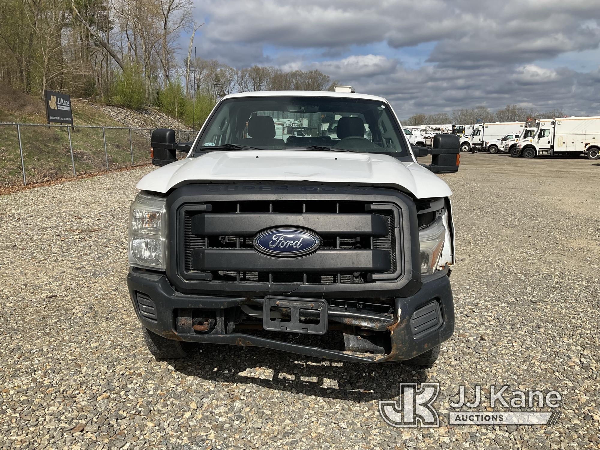 (Shrewsbury, MA) 2013 Ford F250 4x4 Extended-Cab Pickup Truck Runs & Moves) (Check Engine Light On,