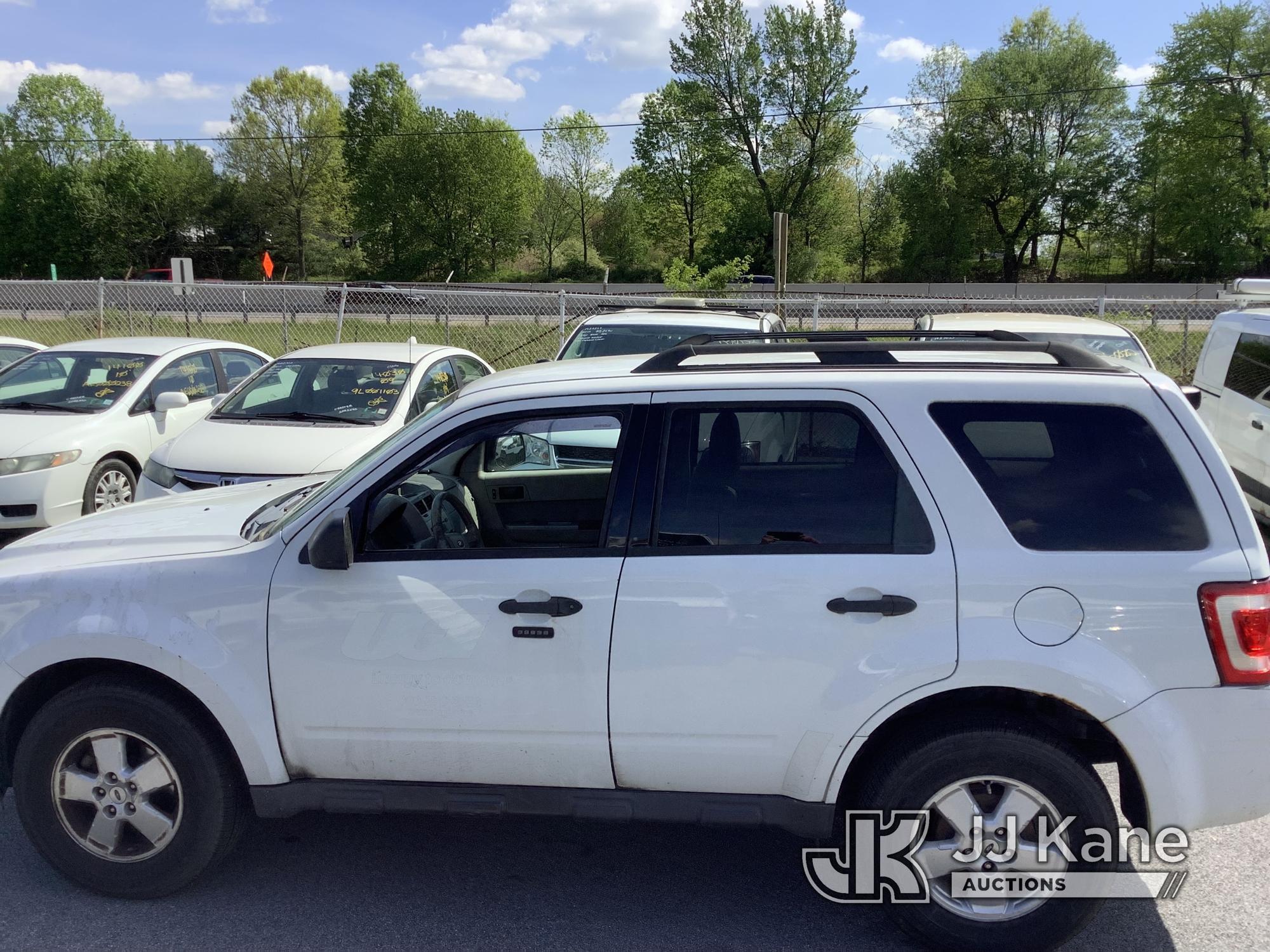 (Chester Springs, PA) 2012 Ford Escape XLT 4x4 4-Door Sport Utility Vehicle Runs & Moves, Missing Re