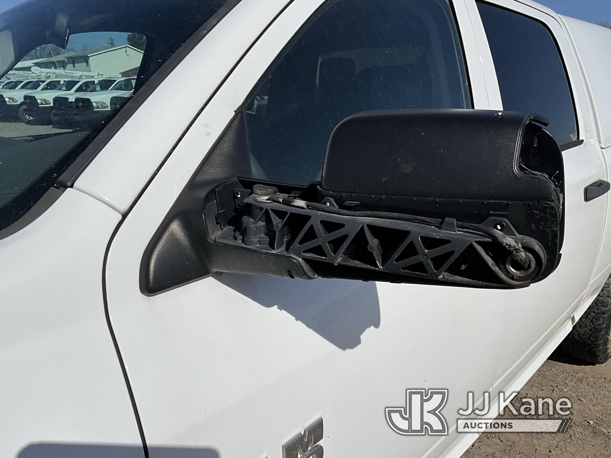 (Rosebush, MI) 2015 RAM 2500 4x4 Pickup Truck Runs & Moves)  (Damage To Drivers Seat,  Cracked Winds