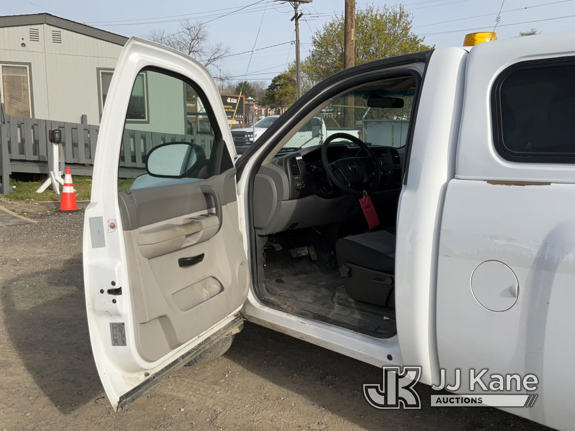 (Charlotte, MI) 2008 Chevrolet Silverado 1500 4x4 Pickup Truck Runs & Moves) (Jump To Start, Rust Da