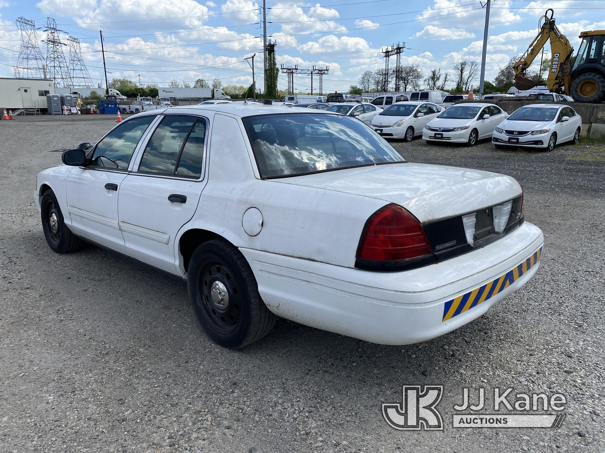 (Plymouth Meeting, PA) 2009 Ford Crown Victoria Police Interceptor 4-Door Sedan Runs & Moves, Body &