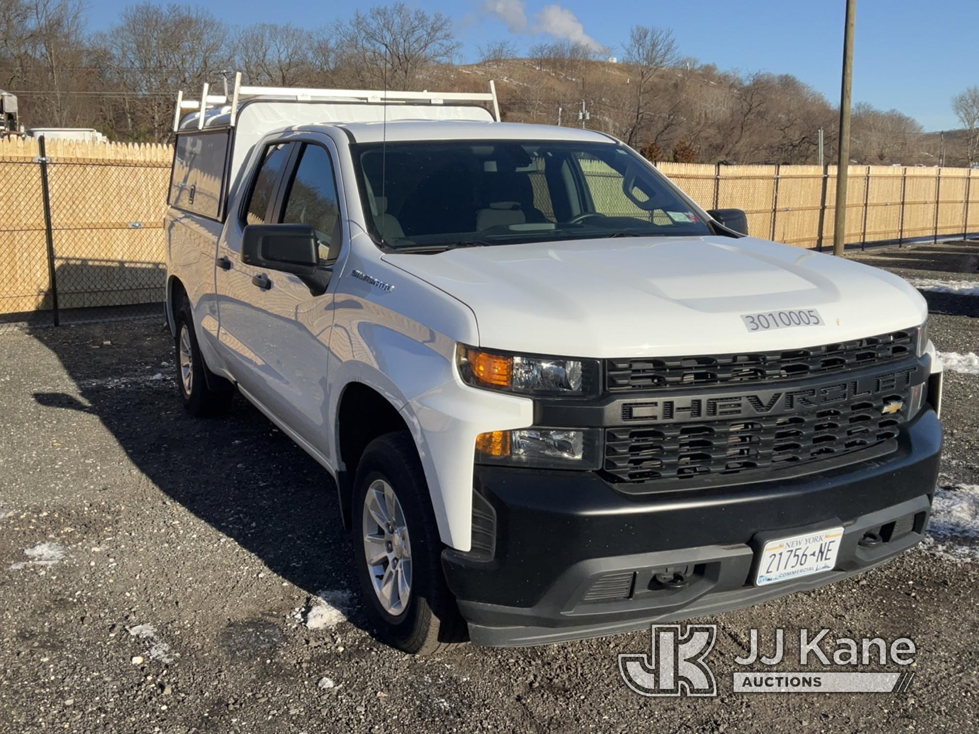 (Kings Park, NY) 2021 Chevrolet Silverado 1500 4x4 Extended-Cab Pickup Truck Runs & Moves) (Inspecti