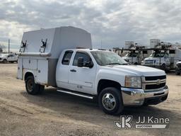 (Charlotte, MI) 2010 Chevrolet Silverado 3500HD 4x4 Extended Cab Enclosed Service Truck Runs, Moves,