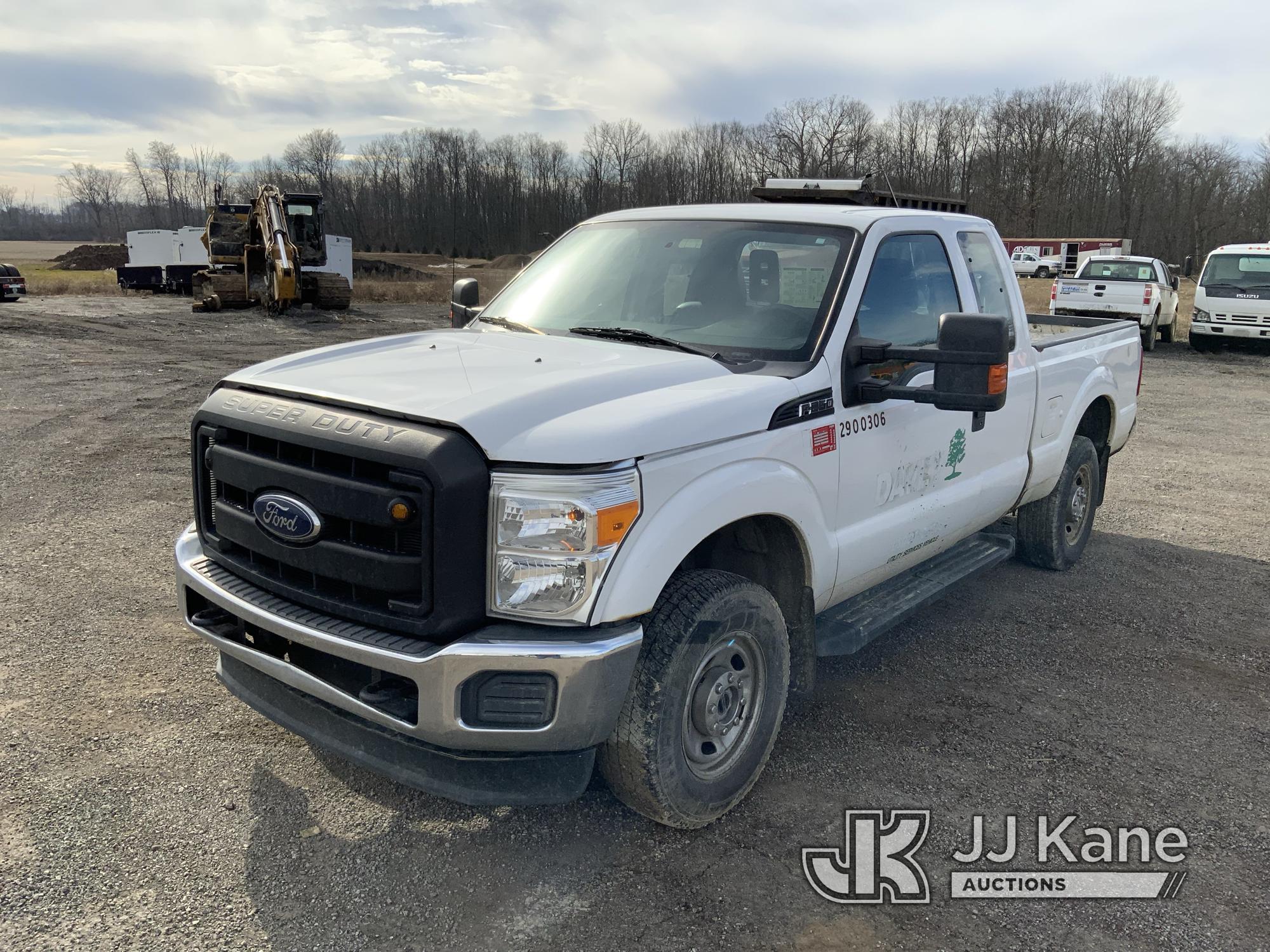 (Ashland, OH) 2016 Ford F250 4x4 Extended-Cab Pickup Truck Runs) (Will Not Move, Bad Transmission) (