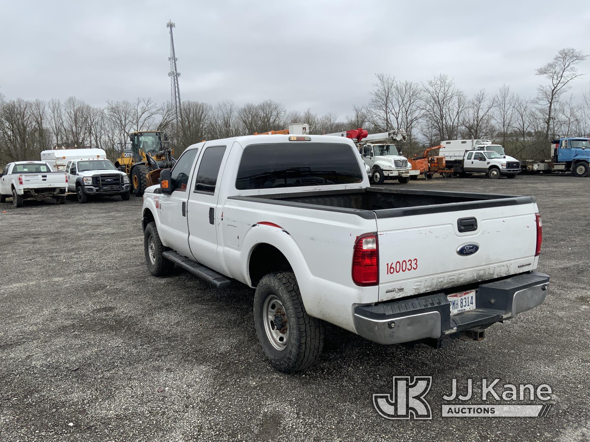 (Ashland, OH) 2016 Ford F350 4x4 Crew-Cab Pickup Truck Runs & Moves) (Body Damage