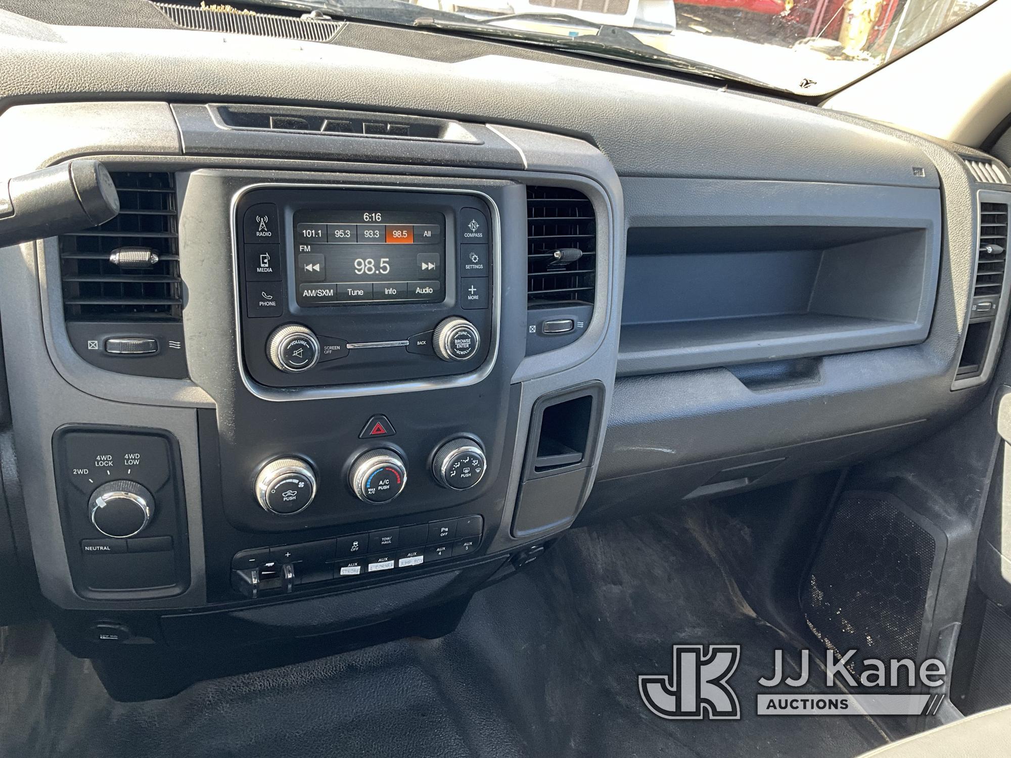 (Rosebush, MI) 2015 RAM 2500 4x4 Pickup Truck Runs & Moves)  (Damage To Drivers Seat,  Cracked Winds