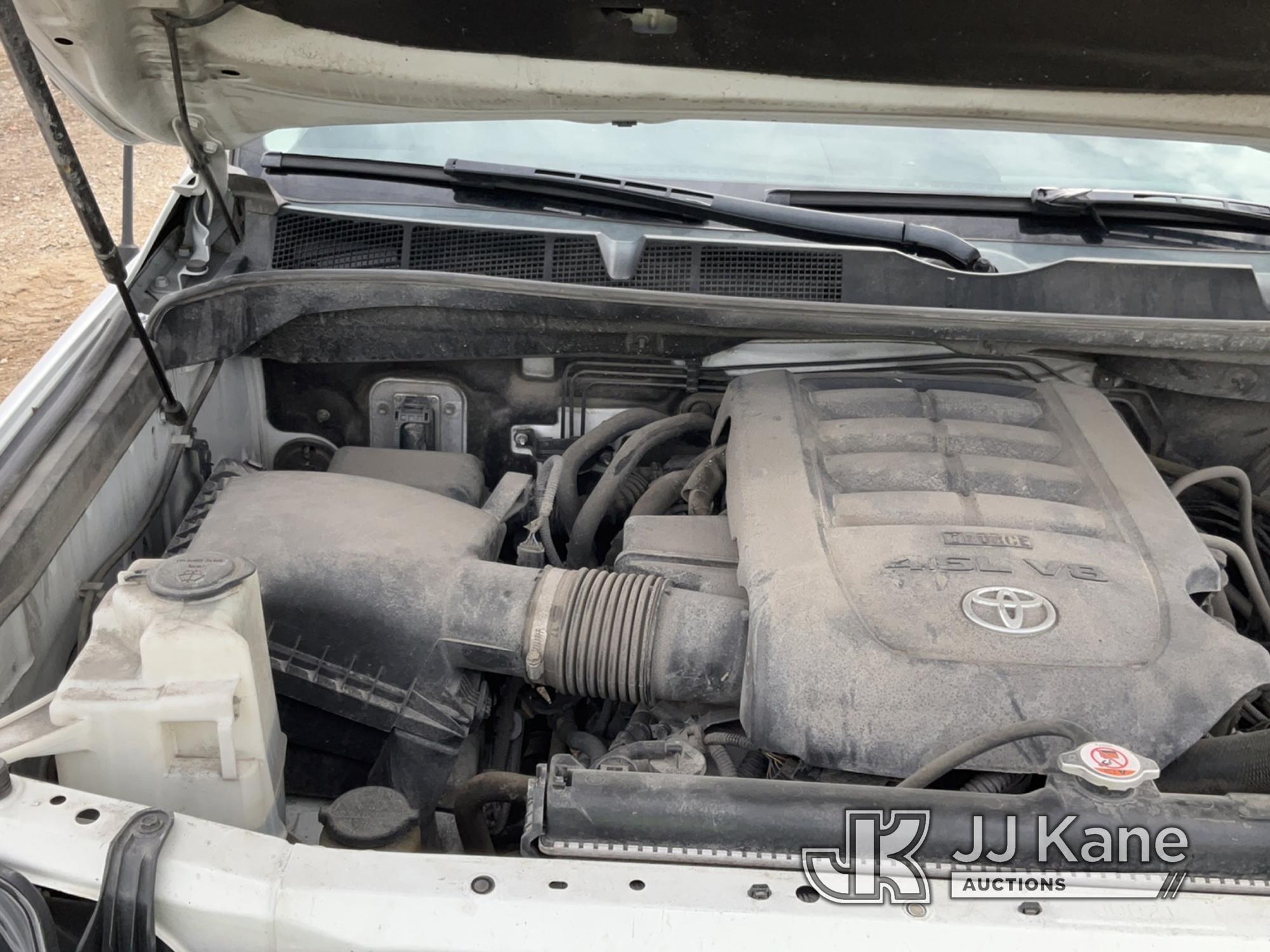 (Charlotte, MI) 2019 Toyota Tundra 4x4 Crew-Cab Pickup Truck Runs & Moves) (Jump To Start, Maintenan