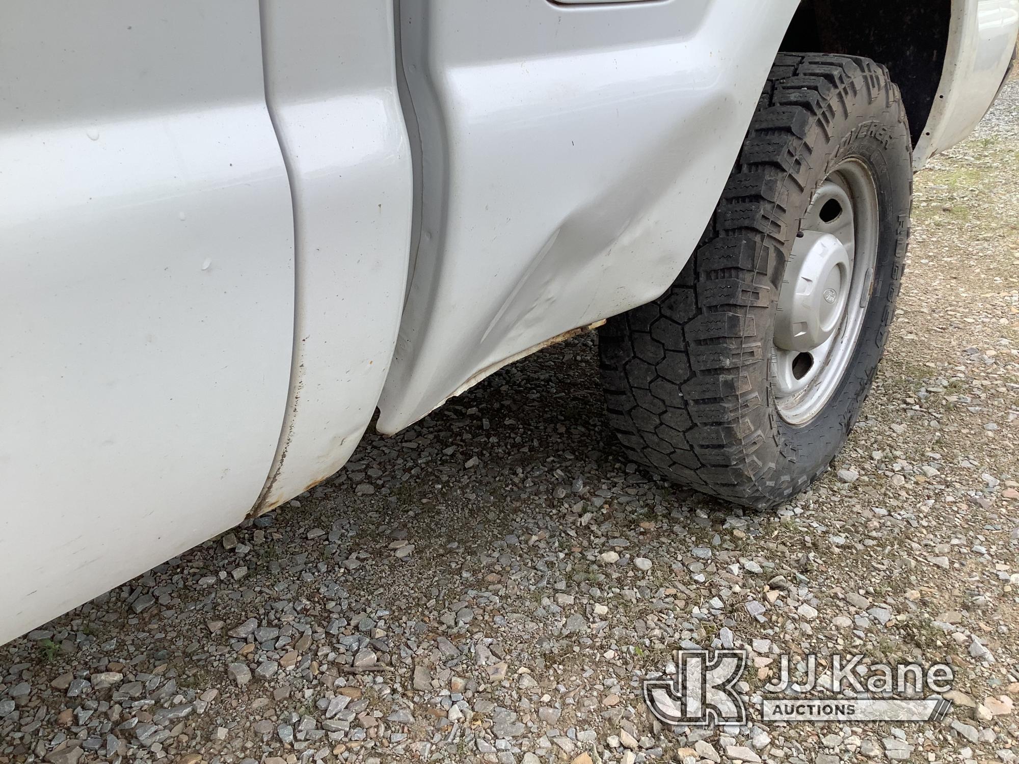 (Smock, PA) 2015 Ford F250 4x4 Crew-Cab Pickup Truck Runs Rough, Moves In 4WD Only, Engine Knock, Ch