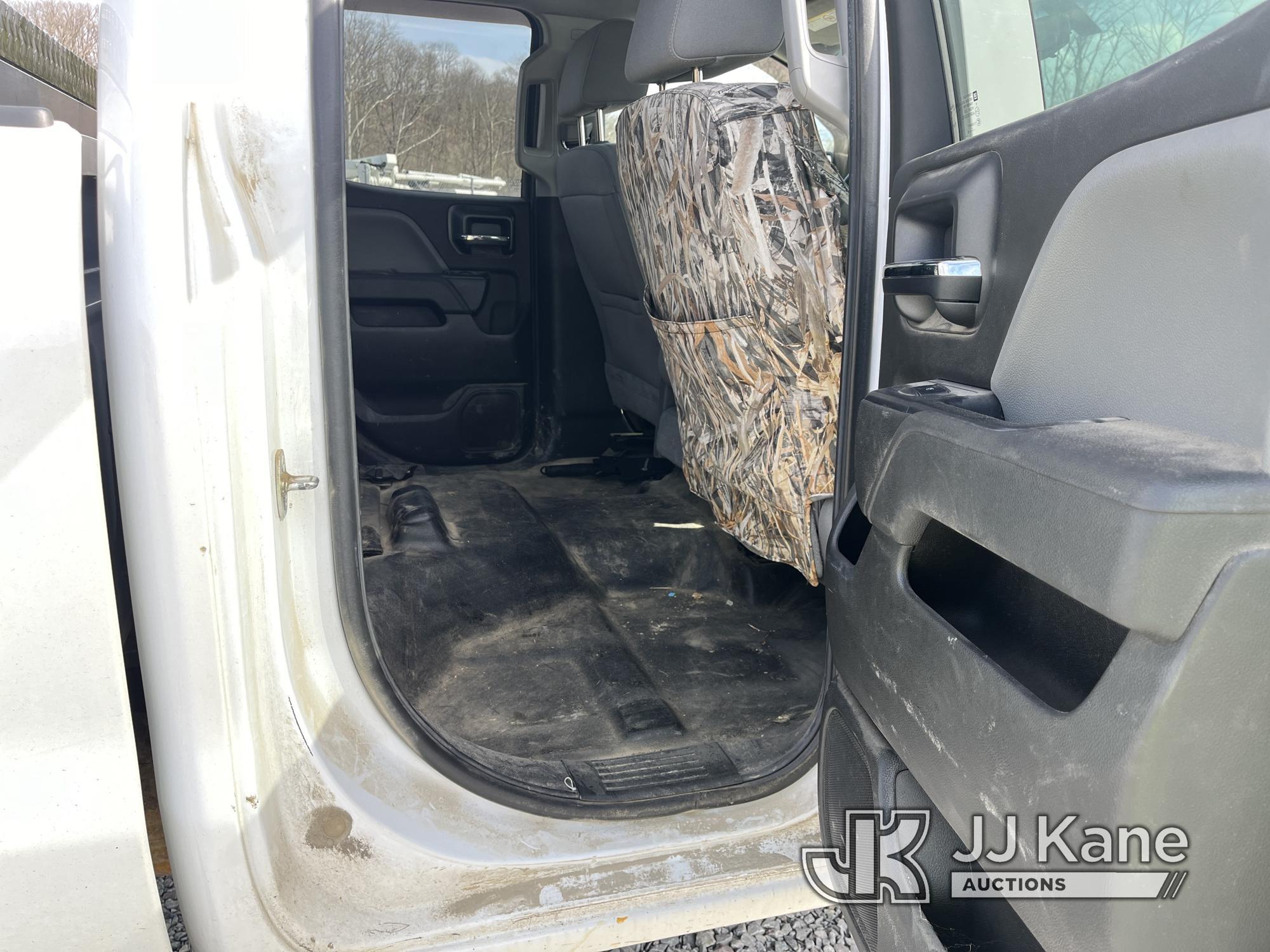 (Smock, PA) 2016 GMC Sierra 2500HD 4x4 Extended-Cab Pickup Truck Title Delay) (Runs & Moves, Rust Da