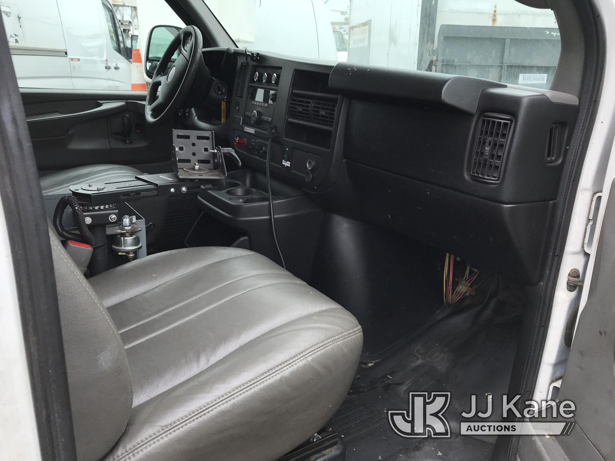 (Plymouth Meeting, PA) 2010 GMC Savana G3500 Cargo Van Runs & Moves, Low Fuel, Body & Rust Damage, N