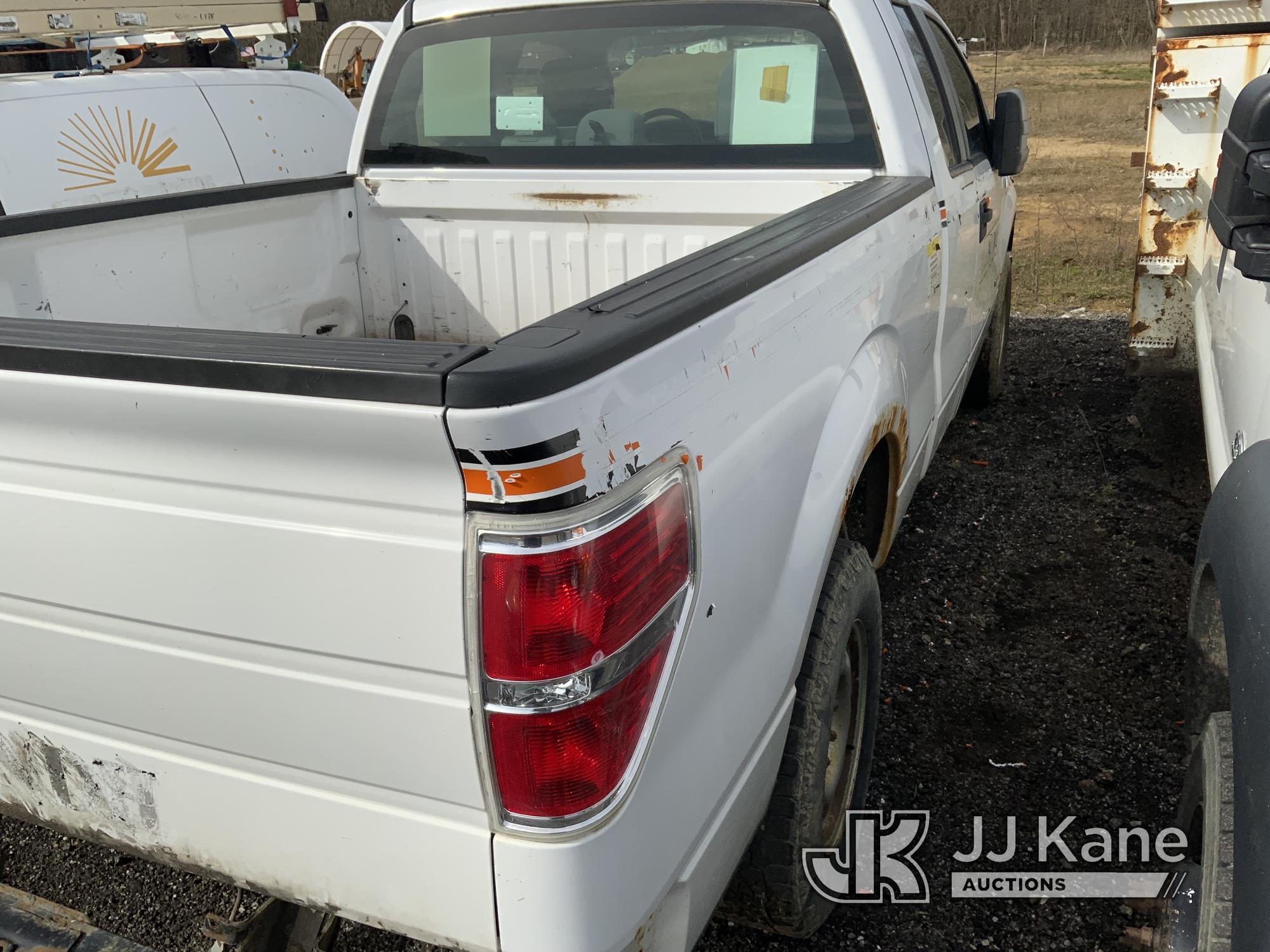 (Ashland, OH) 2016 Ford F250 4x4 Extended-Cab Pickup Truck Runs) (Will Not Move, Bad Transmission) (