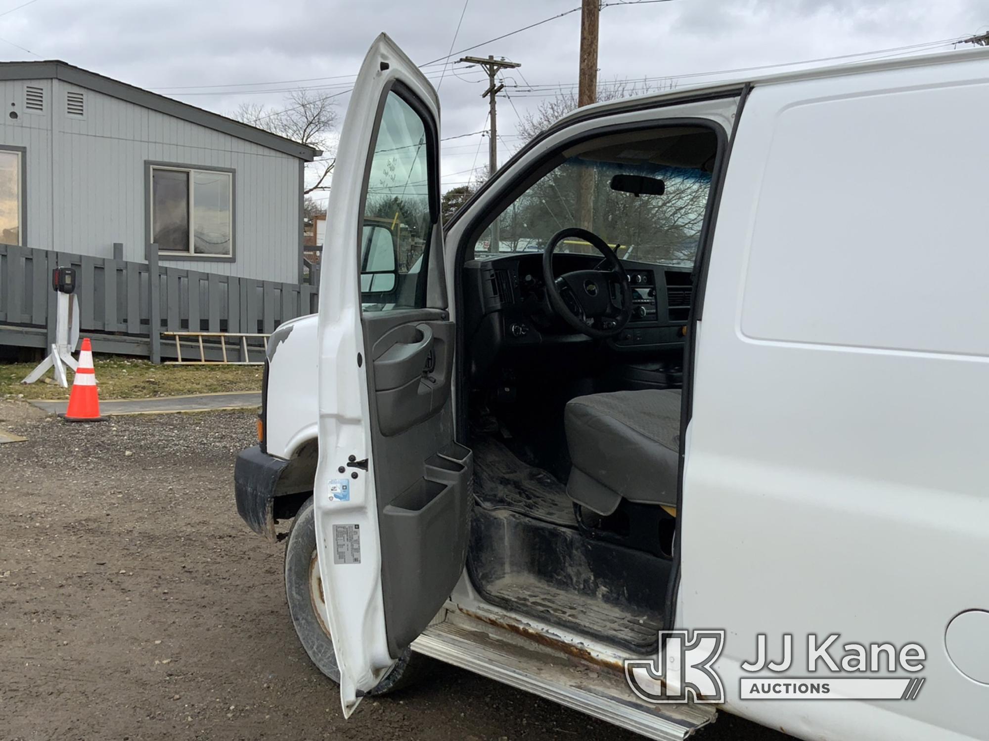 (Charlotte, MI) 2010 Chevrolet Express G2500 Cargo Van Runs, Moves, Jump to Start, Rust