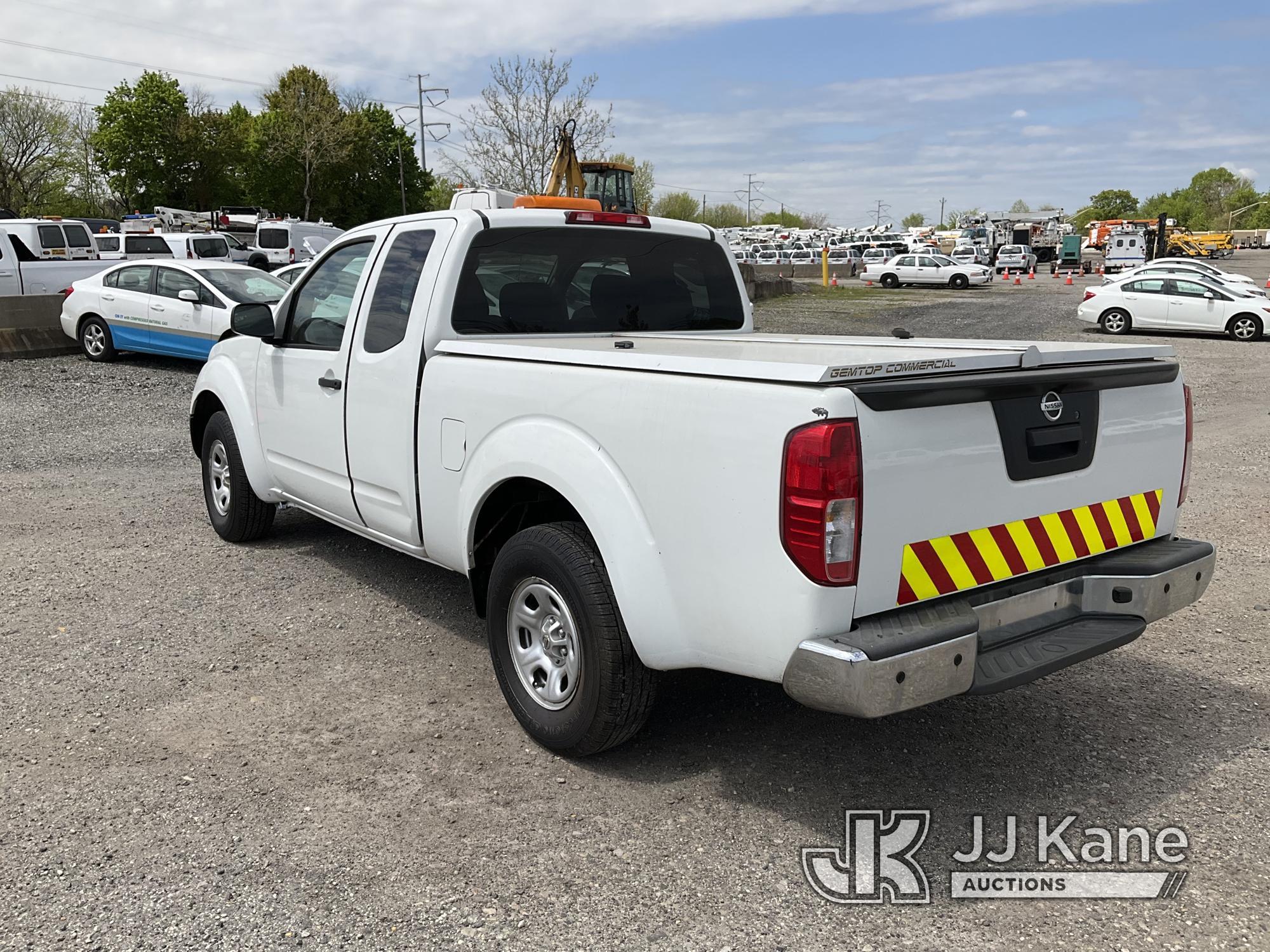 (Plymouth Meeting, PA) 2016 Nissan Frontier Extended-Cab Pickup Truck Bad Engine, Runs & Moves, Body