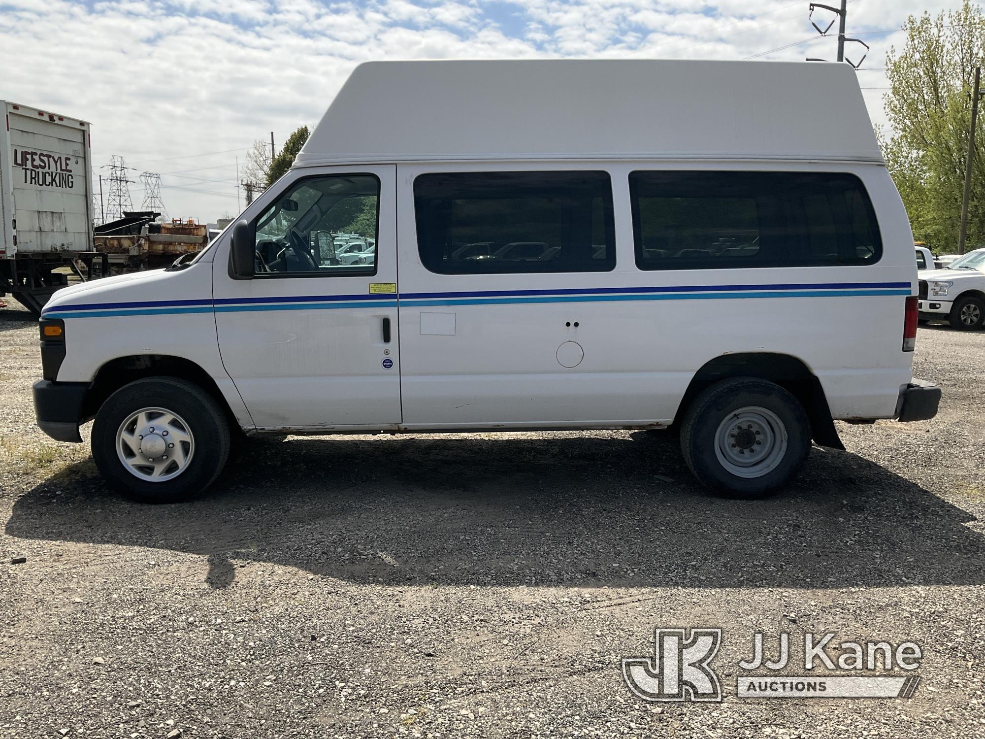 (Plymouth Meeting, PA) 2011 Ford E350 High-Top Window/Cargo Van Runs & Moves, Body & Rust Damage