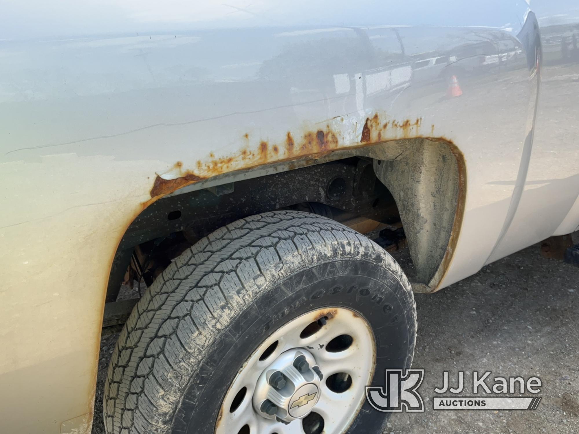 (Charlotte, MI) 2012 Chevrolet Silverado 1500 4x4 Extended-Cab Pickup Truck Runs, Moves, Rust, Body