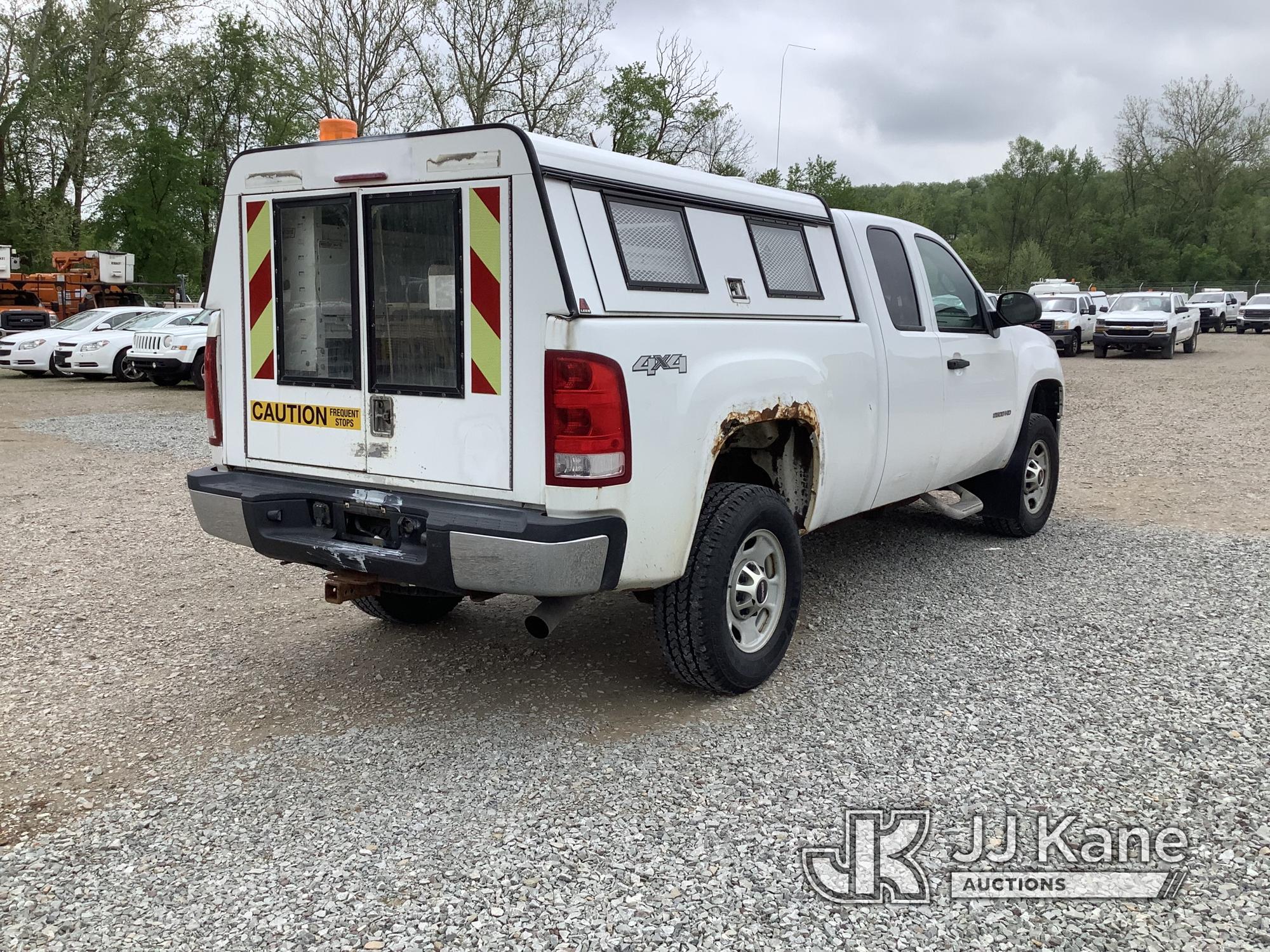 (Smock, PA) 2011 GMC Sierra 2500HD 4x4 Extended-Cab Pickup Truck Title Delay) (Runs & Moves, Rust, P