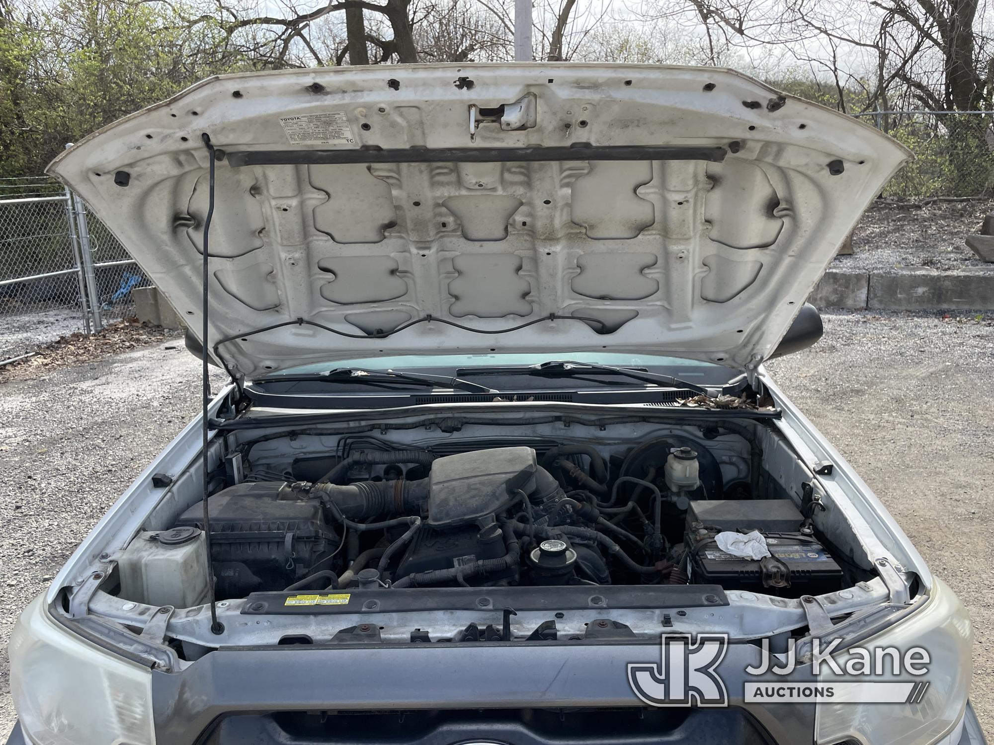 (Plymouth Meeting, PA) 2015 Toyota Tacoma Extended-Cab Pickup Truck Runs & Moves, Trans Issues, Will