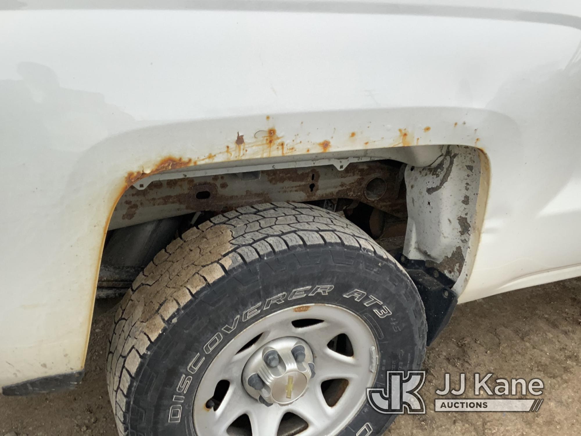 (Charlotte, MI) 2014 Chevrolet Silverado 1500 4x4 Double-Cab Pickup Truck Runs & Moves) (Rust Damage