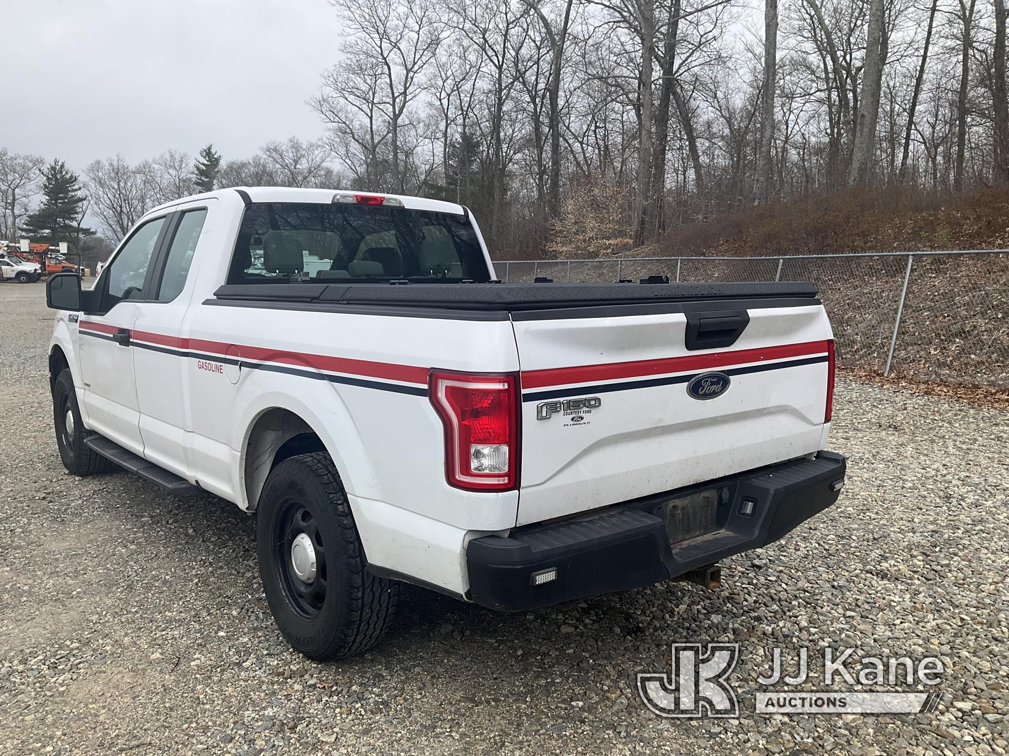 (Shrewsbury, MA) 2015 Ford F150 4x4 Extended-Cab Pickup Truck Runs & Moves) (Body & Rust Damage, Mis