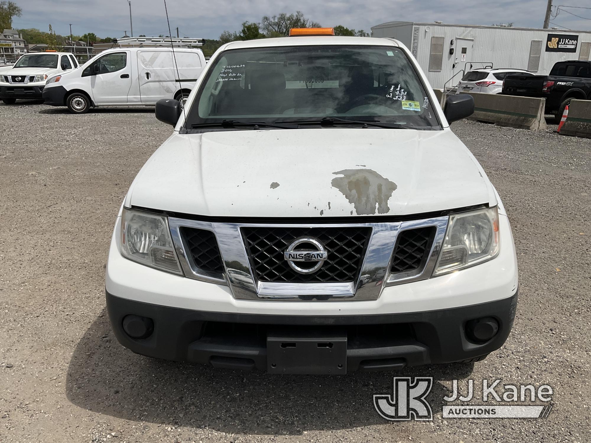 (Plymouth Meeting, PA) 2016 Nissan Frontier Extended-Cab Pickup Truck Bad Engine, Runs & Moves, Body