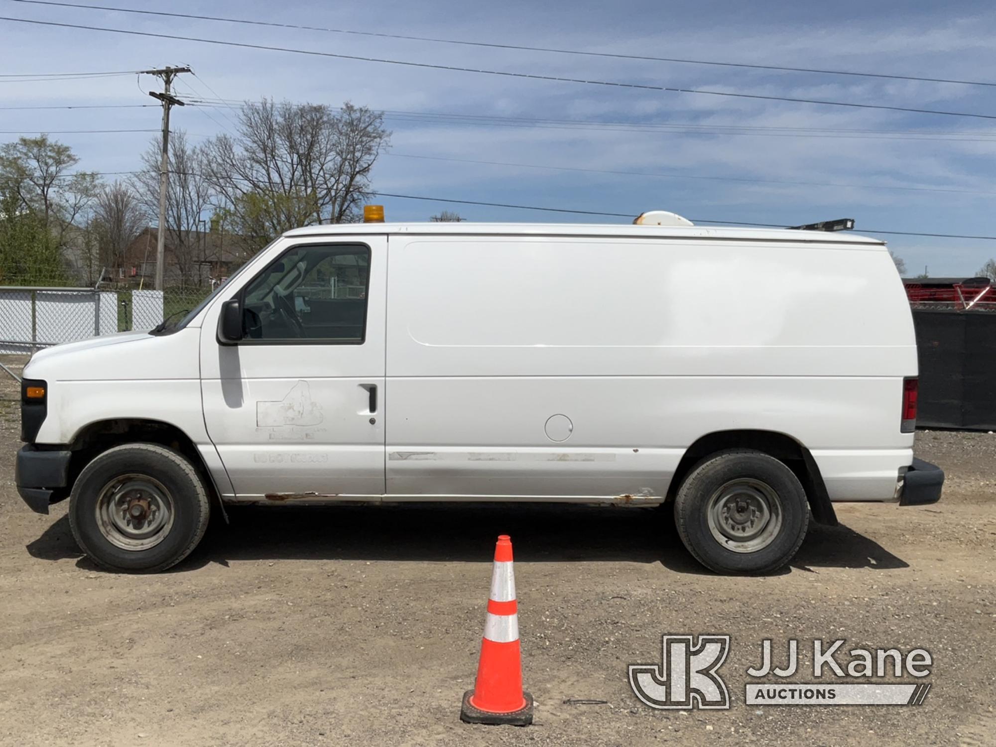 (Charlotte, MI) 2013 Ford E250 Cargo Van Runs, Moves, Rust, Body Damage, Engine Light, Engine Noise,