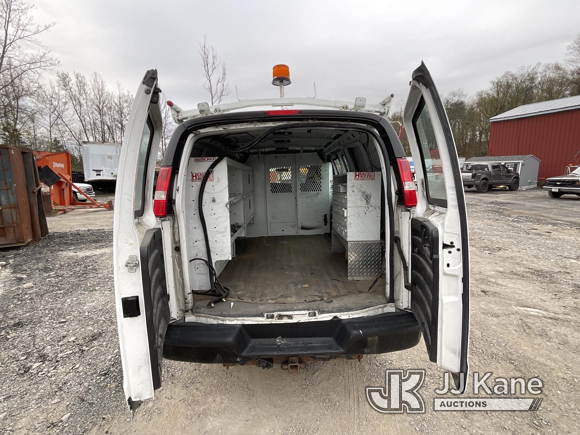 (Catskill, NY) 2016 Chevrolet Express G2500 Cargo Van Runs & Moves) (Check Engine Light On) (Body/ R