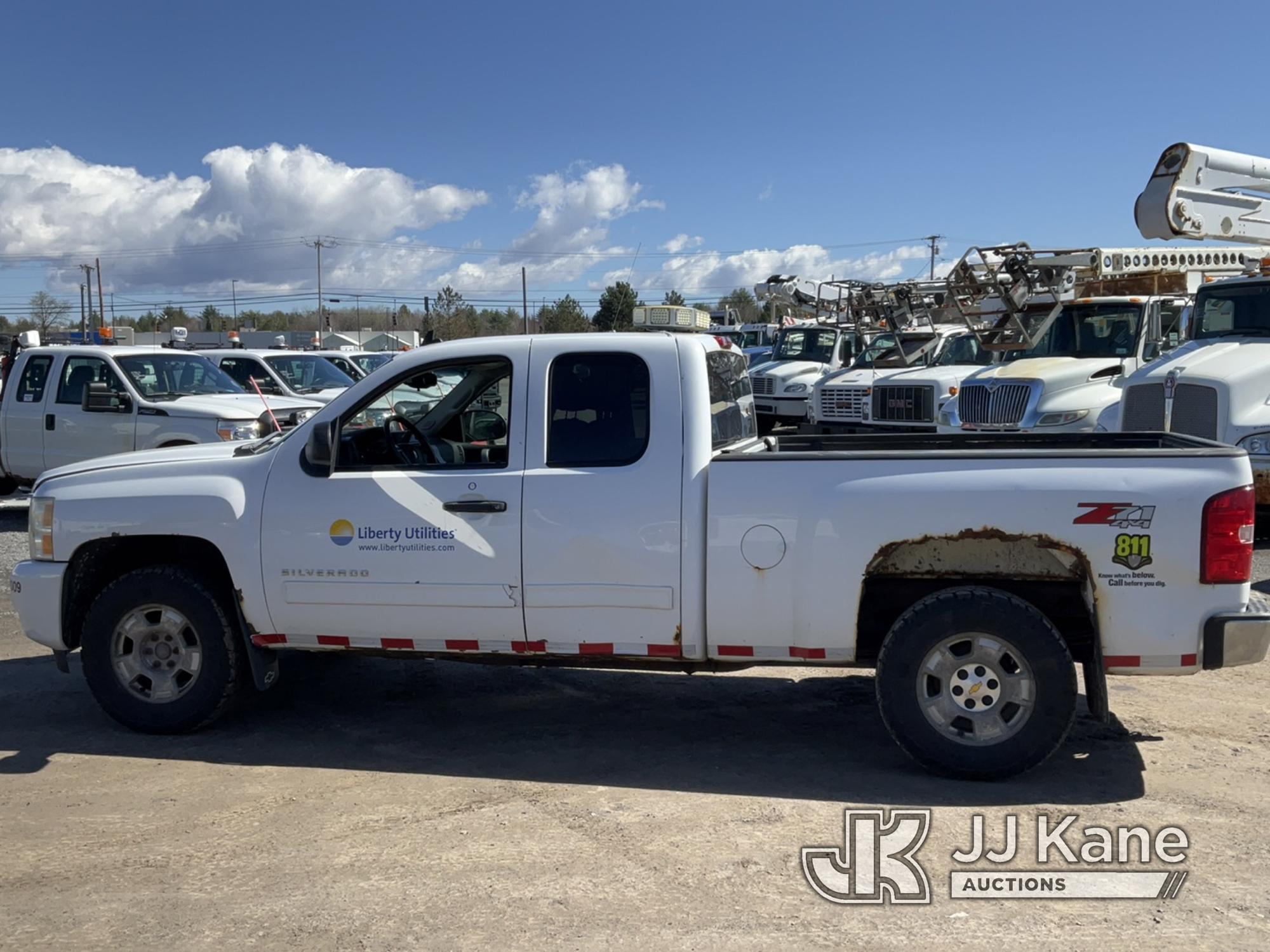 (Rome, NY) 2010 Chevrolet Silverado 1500 4x4 Extended-Cab Pickup Truck Runs & Moves, Body & Rust Dam