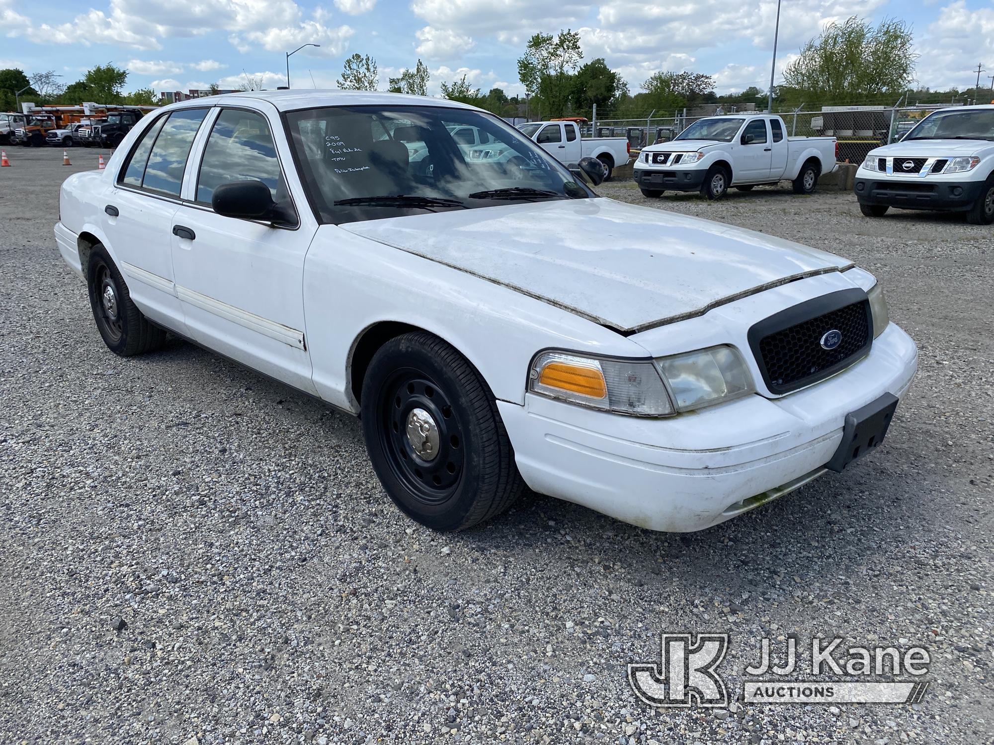 (Plymouth Meeting, PA) 2009 Ford Crown Victoria Police Interceptor 4-Door Sedan Runs & Moves, Body &