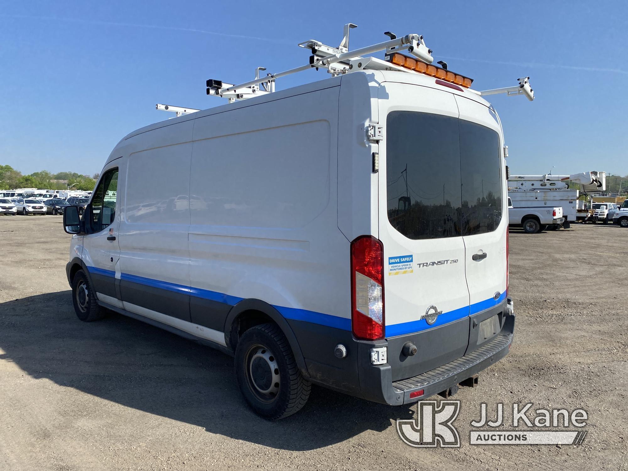 (Plymouth Meeting, PA) 2015 Ford Transit-250 Cargo Van Runs & Moves, Body & Rust Damage