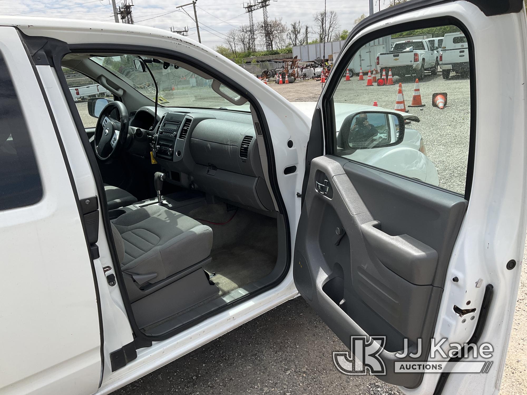 (Plymouth Meeting, PA) 2016 Nissan Frontier Extended-Cab Pickup Truck Bad Engine, Runs & Moves, Body