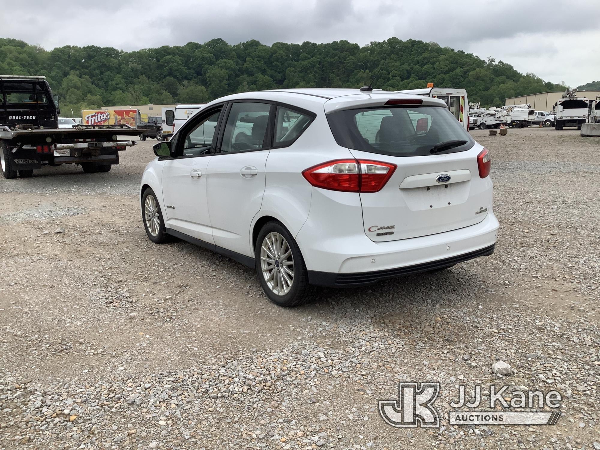 (Smock, PA) 2013 Ford C-Max 4-Door Hybrid Sedan Title Delay) (Runs & Moves, Rust & Paint Damage