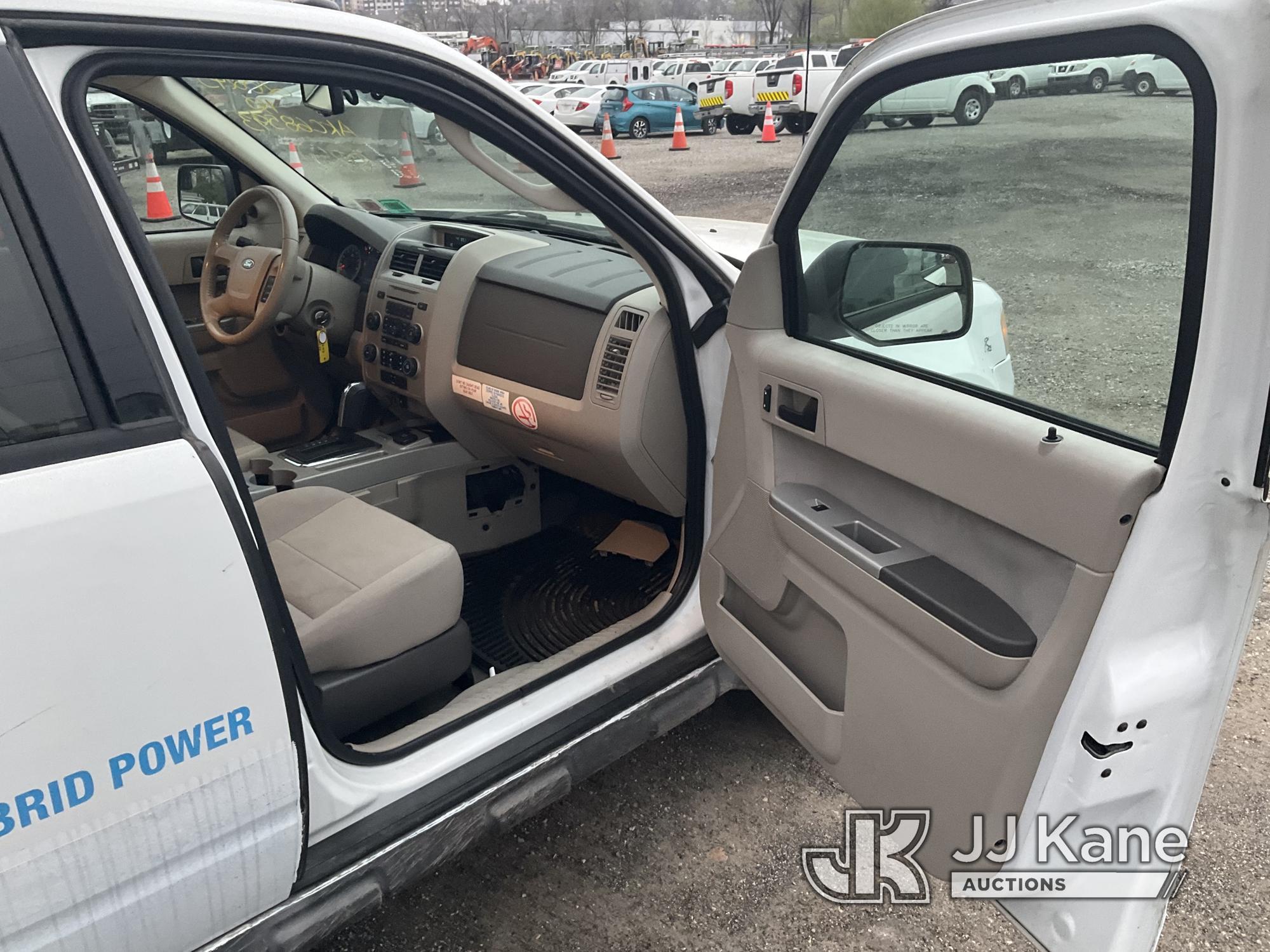 (Plymouth Meeting, PA) 2010 Ford Escape Hybrid 4-Door Sport Utility Vehicle Runs & Moves, Body & Rus