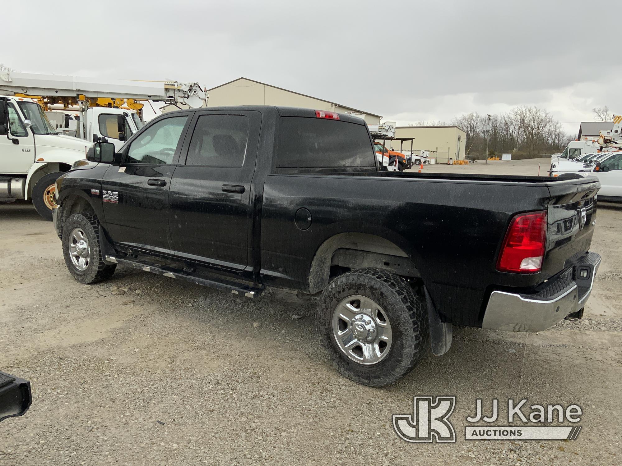 (Fort Wayne, IN) 2017 RAM 2500 4x4 Crew-Cab Pickup Truck Runs & Moves) (Engine Noise, Body Damage