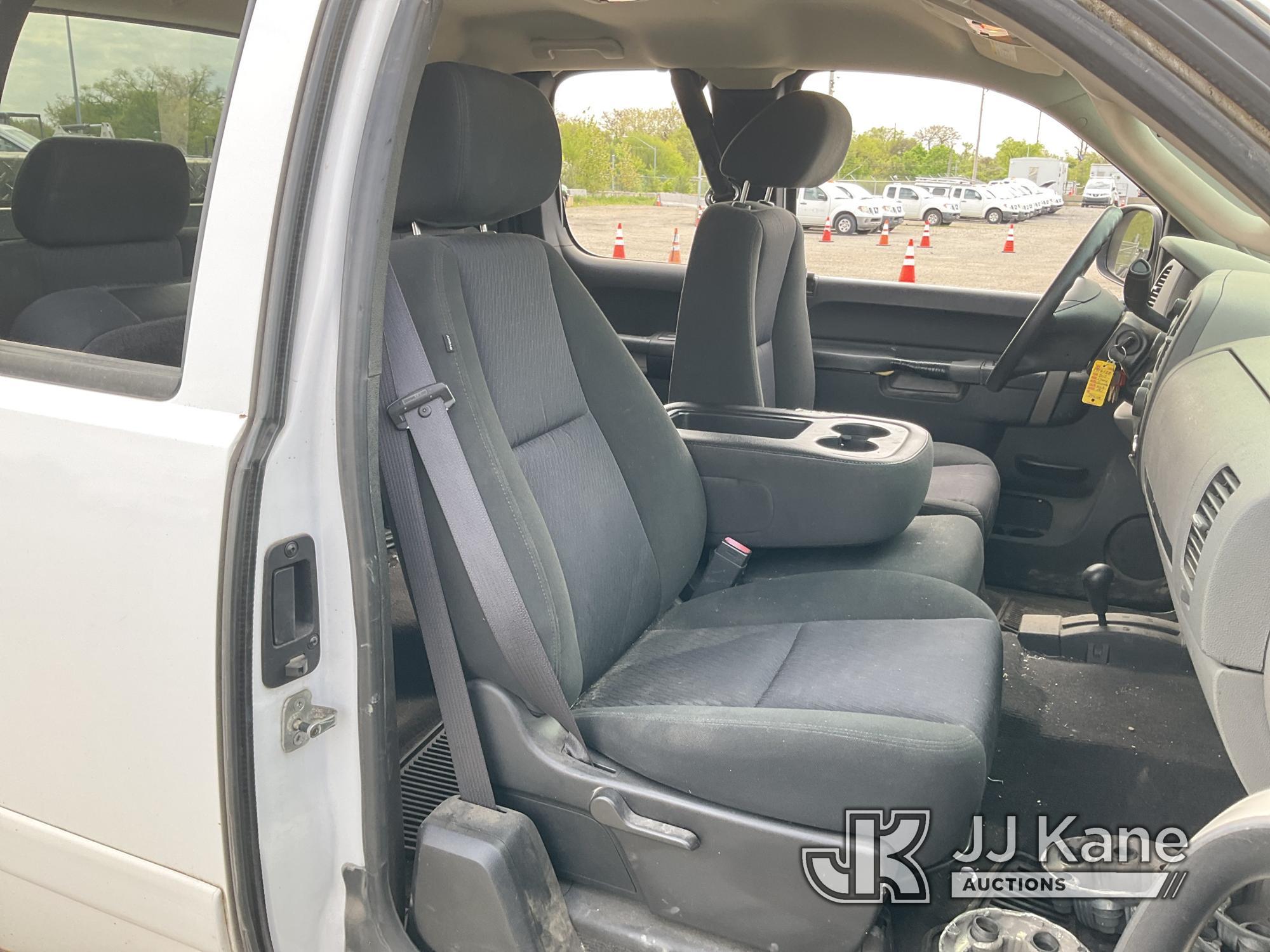 (Plymouth Meeting, PA) 2012 Chevrolet Silverado 1500 4x4 Extended-Cab Pickup Truck Runs & Moves, Bod