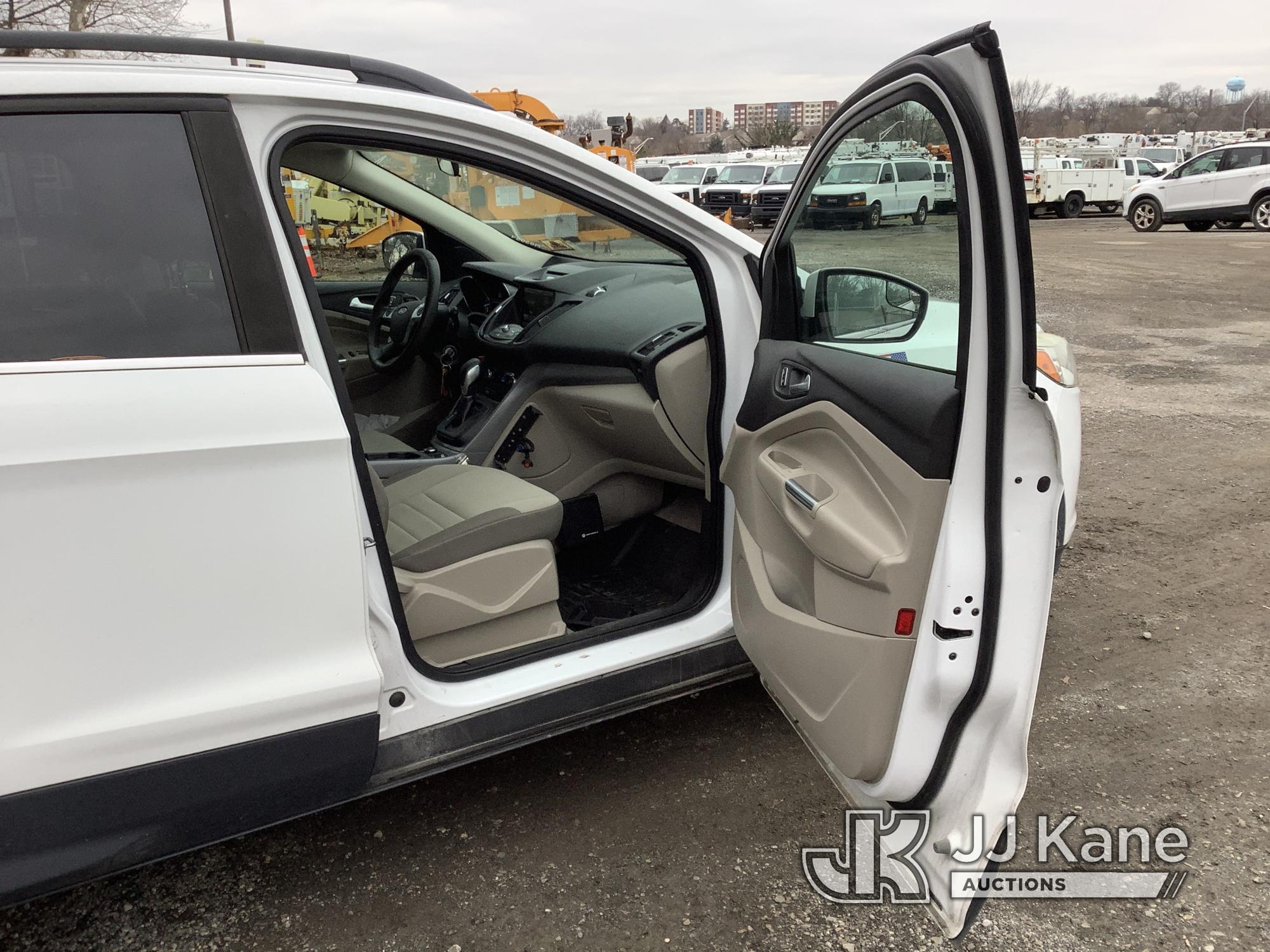 (Plymouth Meeting, PA) 2015 Ford Escape 4x4 4-Door Sport Utility Vehicle Runs & Moves, Body & Rust D