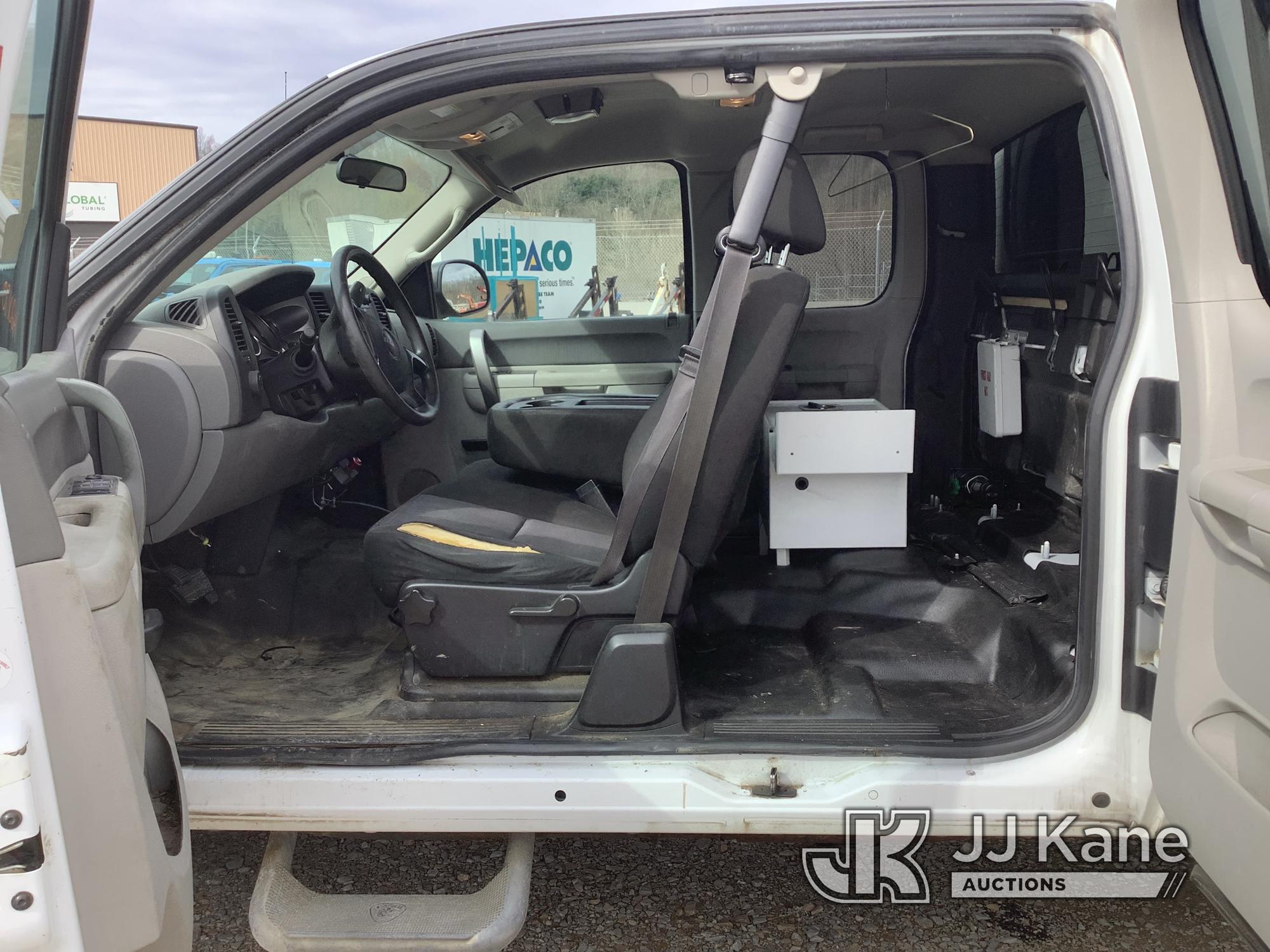 (Smock, PA) 2013 GMC Sierra 2500HD 4x4 Extended-Cab Pickup Truck Title Delay) (Runs & Moves, Rust &