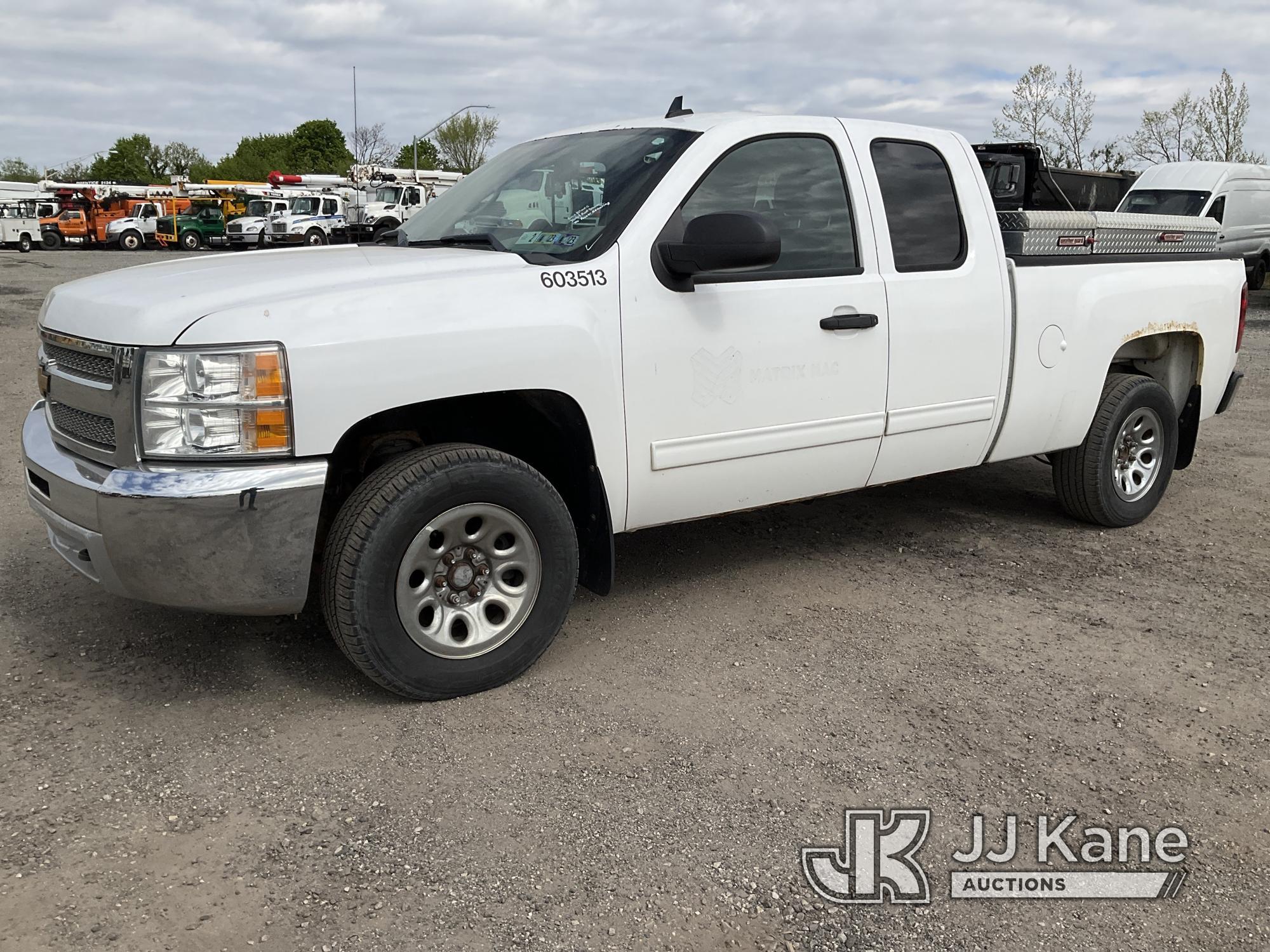 (Plymouth Meeting, PA) 2012 Chevrolet Silverado 1500 4x4 Extended-Cab Pickup Truck Runs & Moves, Bod