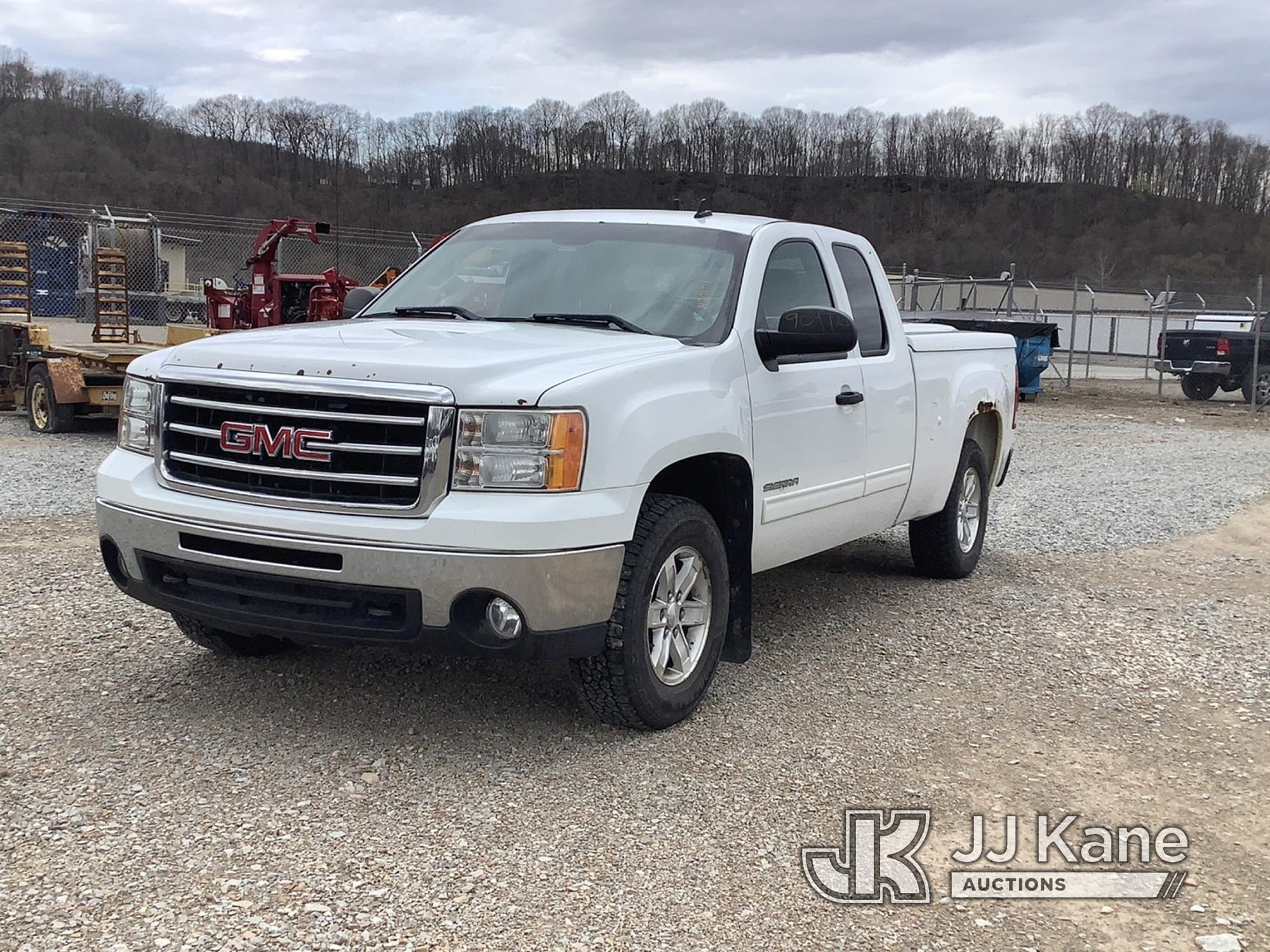 (Smock, PA) 2013 GMC Sierra 1500 4x4 Extended-Cab Pickup Truck Title Delay) (Runs & Moves, Rust & Bo