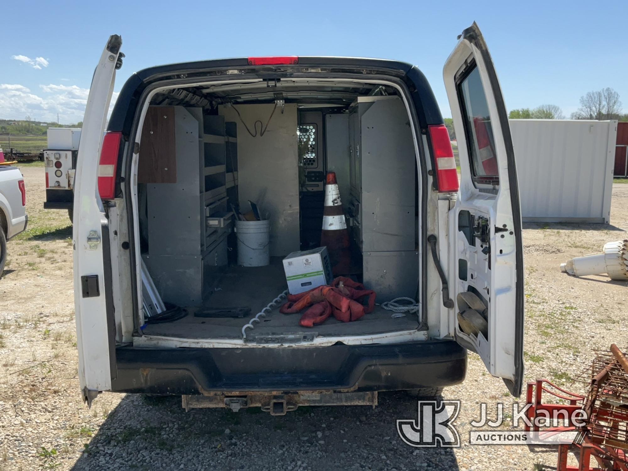 (Charlotte, MI) 2010 Chevrolet Express G2500 Cargo Van Runs, Does Not Move, Rust, Cracked Windshield